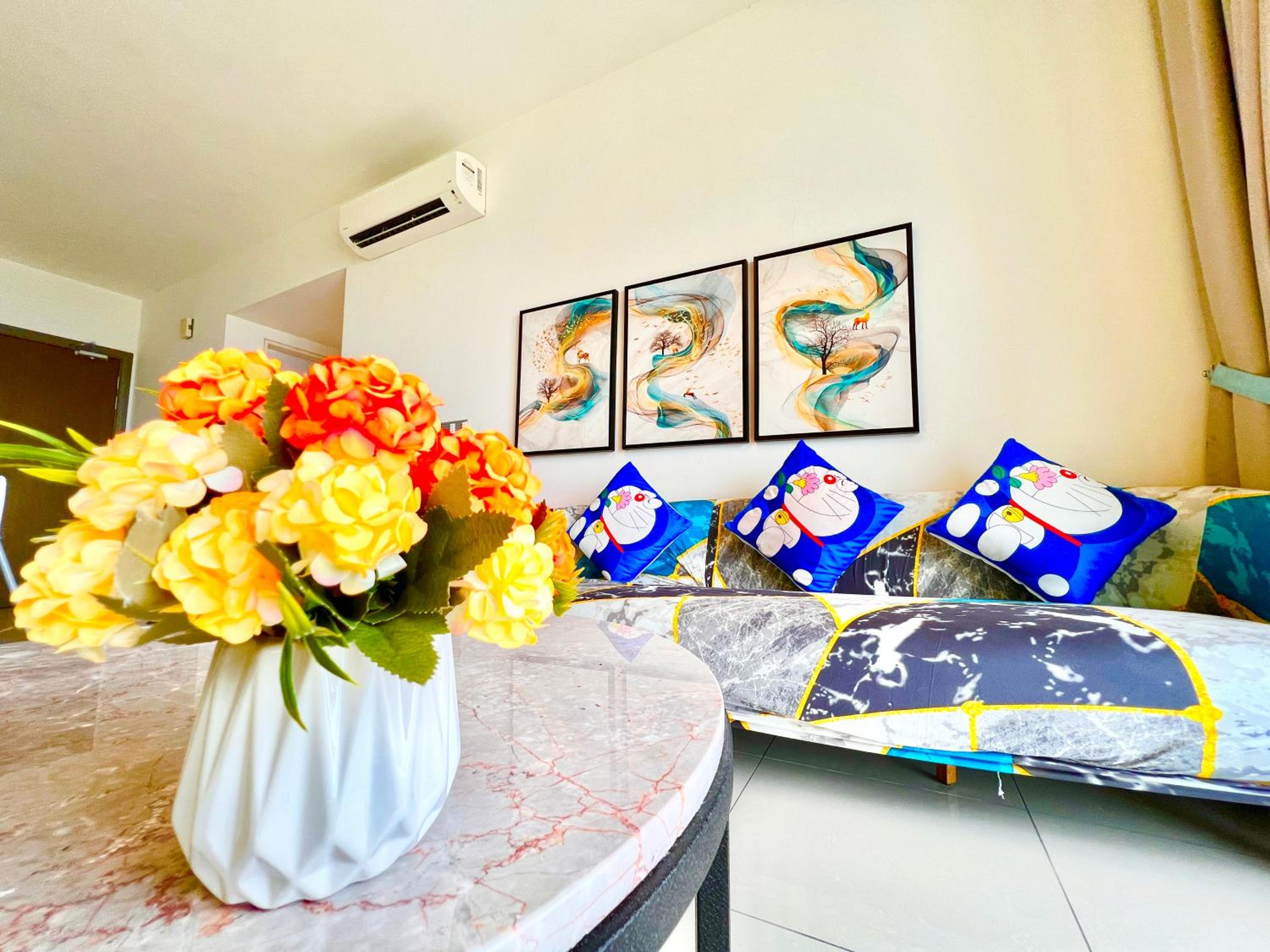 Bring Back Memories@ Medini Kairos Families Suite -3mins drive to Legoland, Pool Garden View view 4
