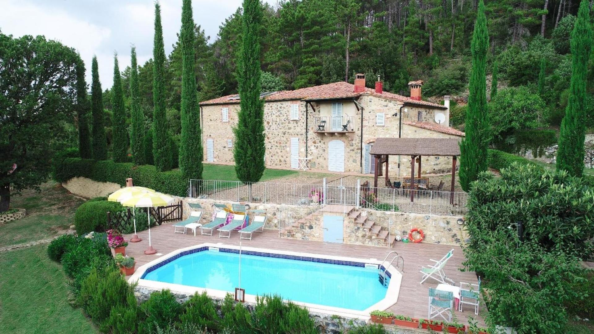 Ferienhaus in Montecastelli Pisano mit beheiztem Whirlpool