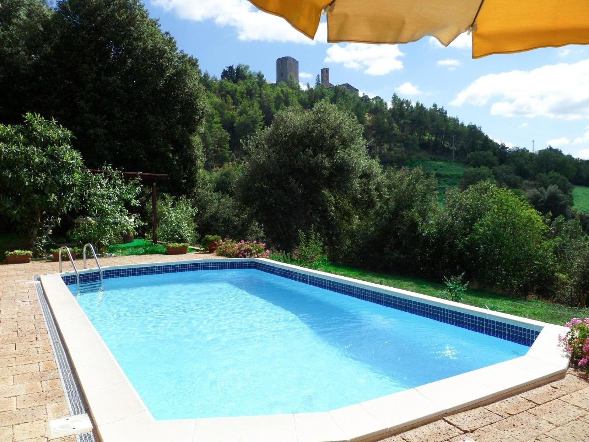 Ferienhaus in Montecastelli Pisano mit beheiztem Whirlpool