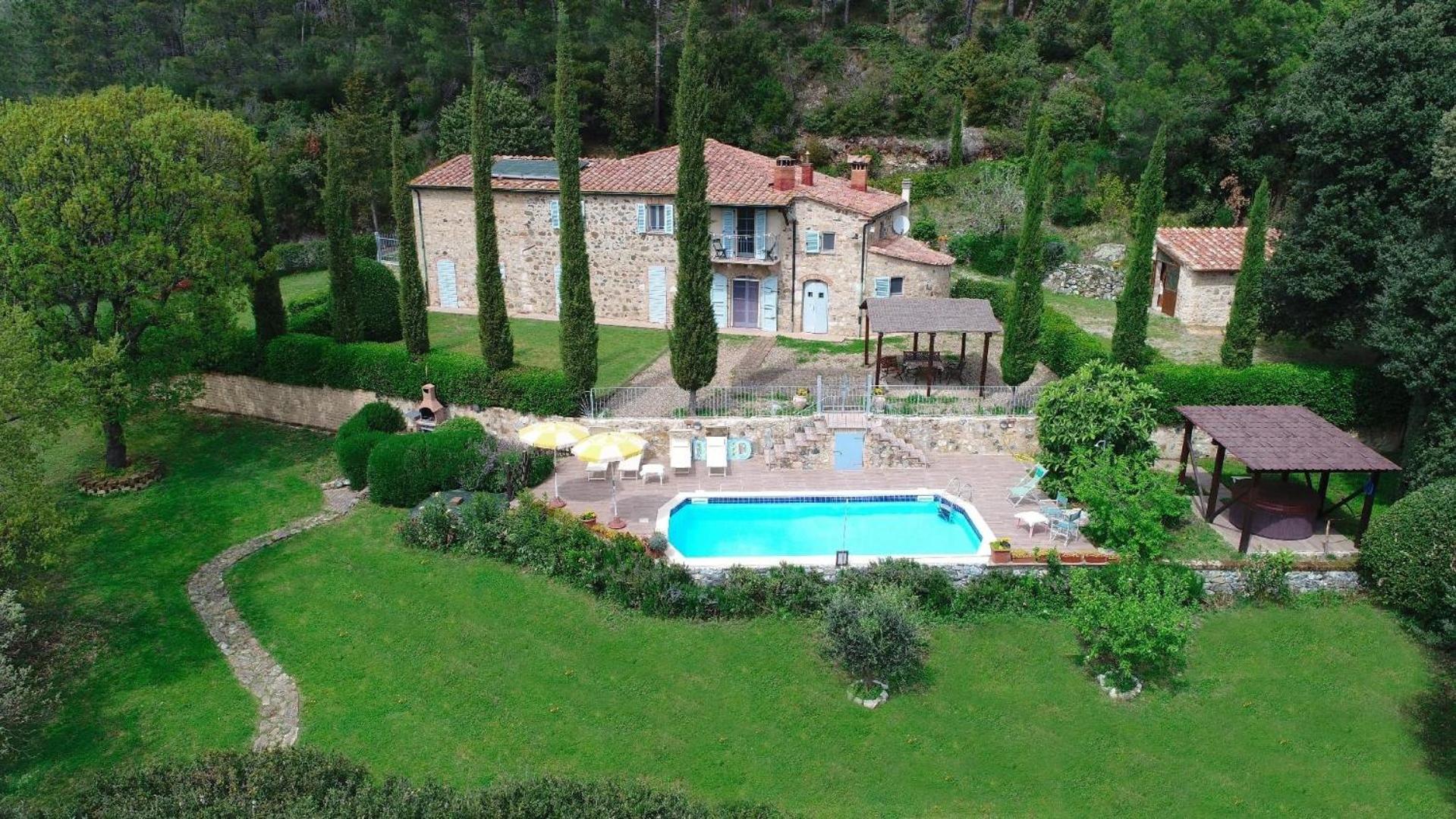 Ferienhaus in Montecastelli Pisano mit beheiztem Whirlpool