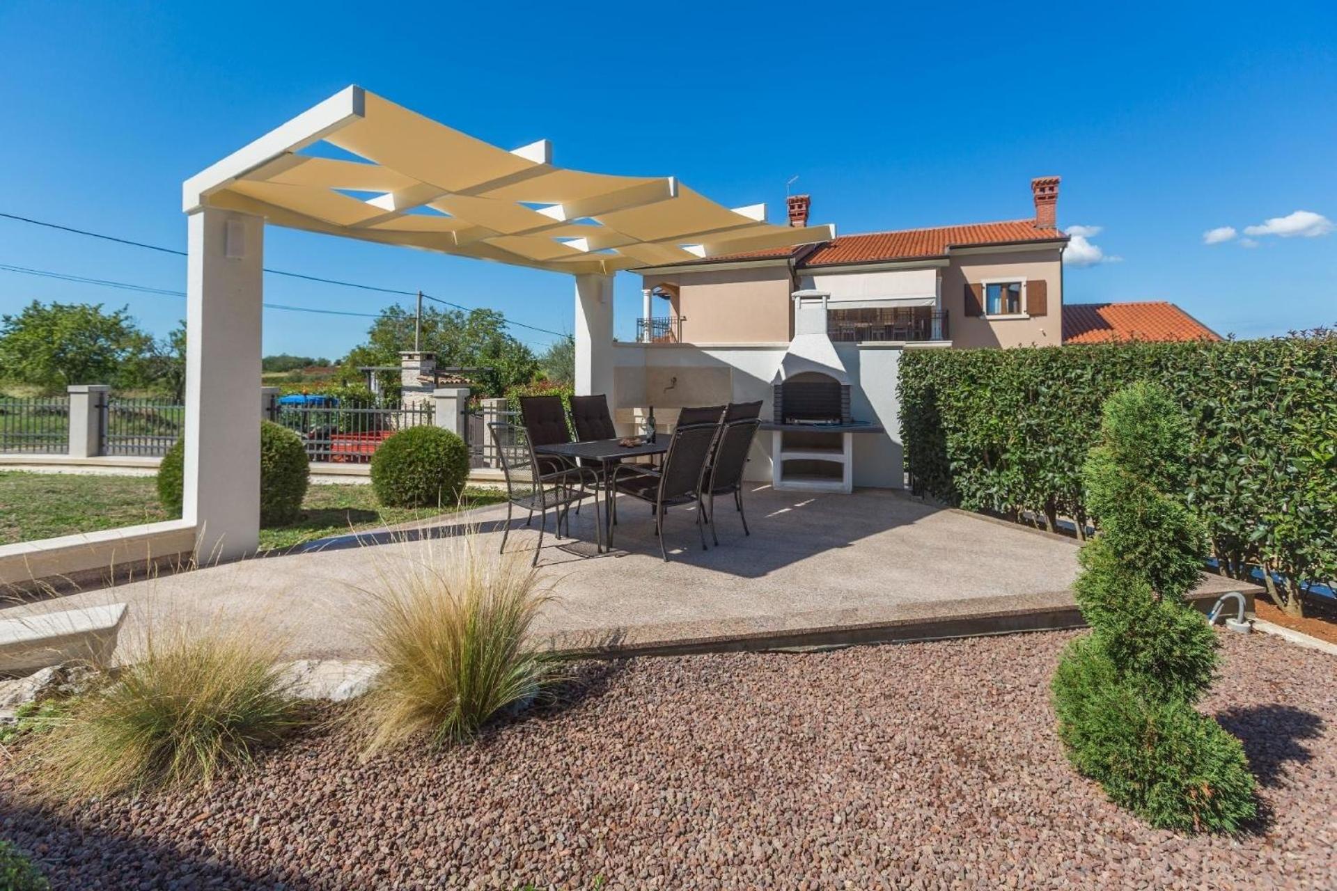 Ferienwohnung Mihael mit Pool und Grill view 3