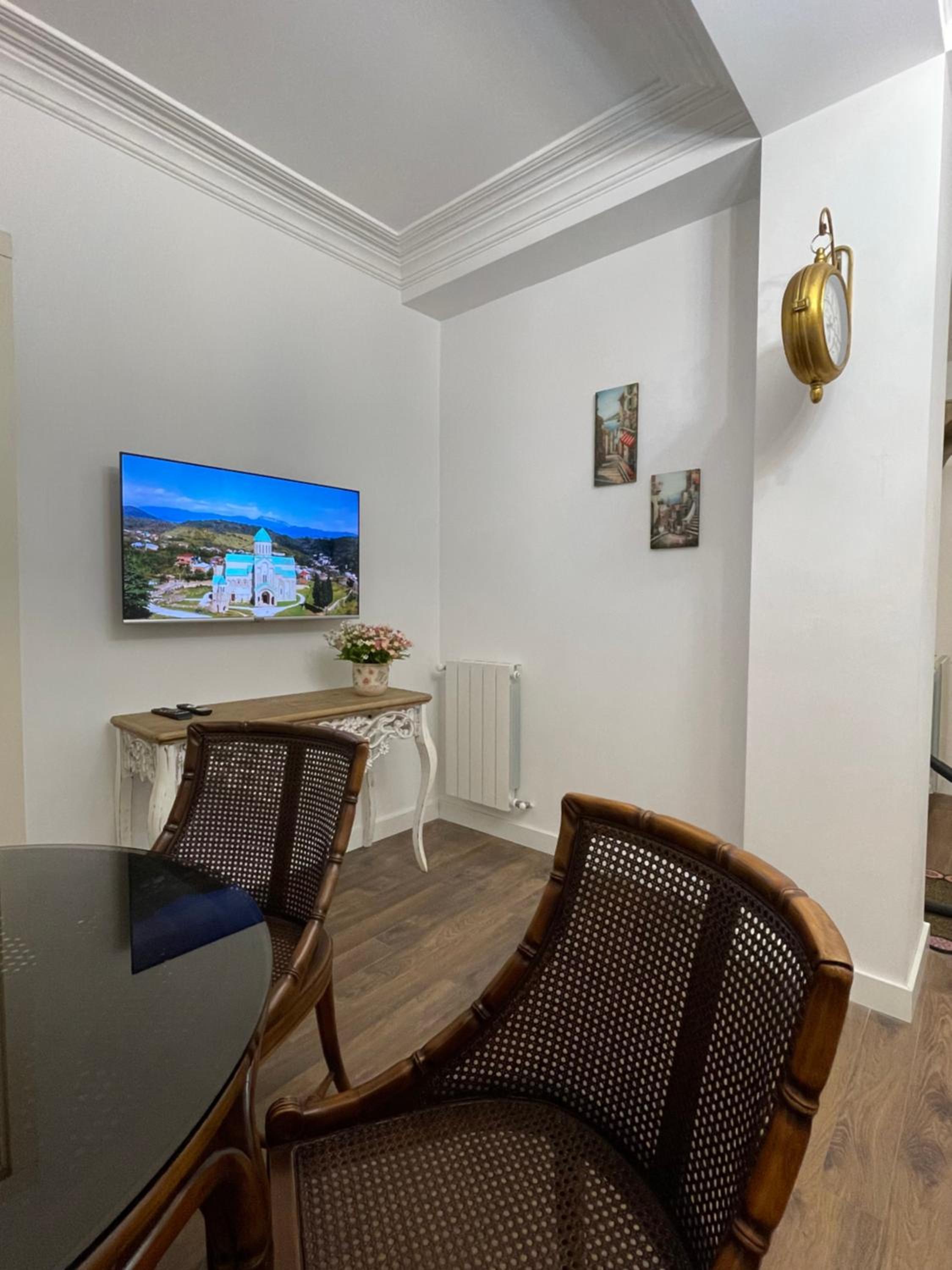Picasso Apartment Kutaisi