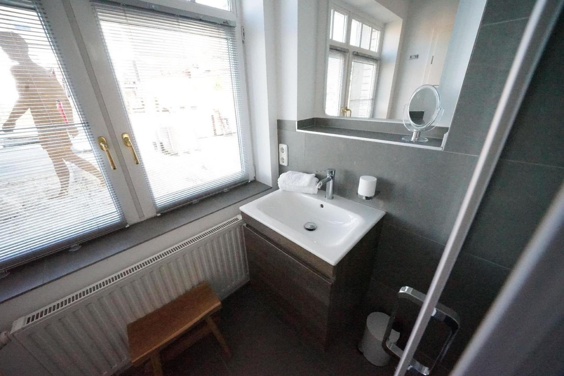 Helle Ferienwohnung Mit Sonniger Terrasse