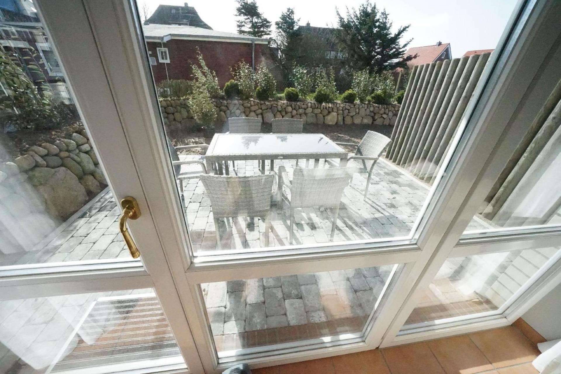 Helle Ferienwohnung Mit Sonniger Terrasse