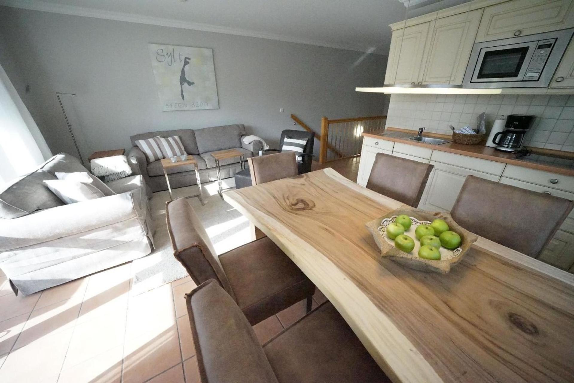 Helle Ferienwohnung Mit Sonniger Terrasse