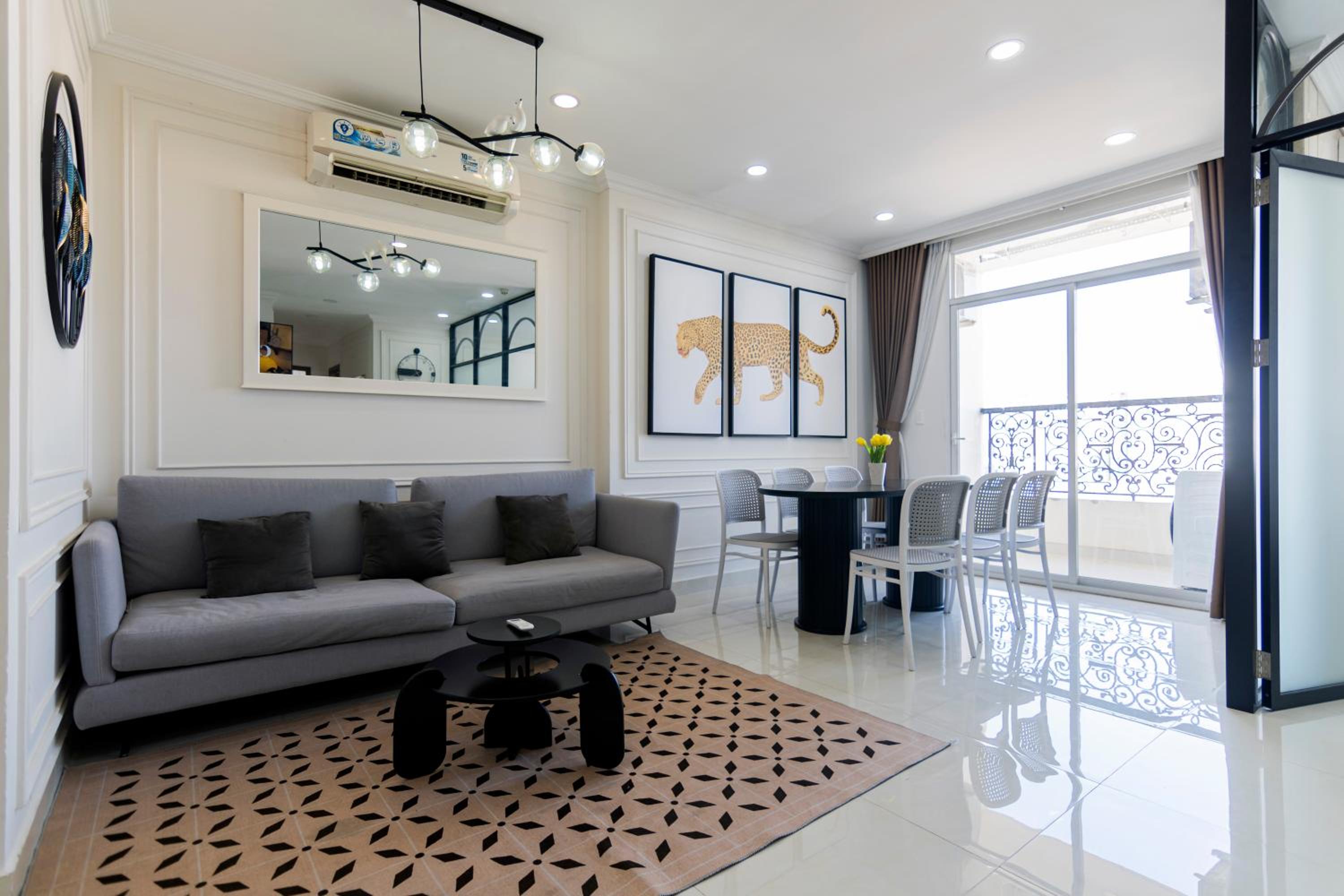 The Luxury GRAND RIVERSIDE Apartment City Center