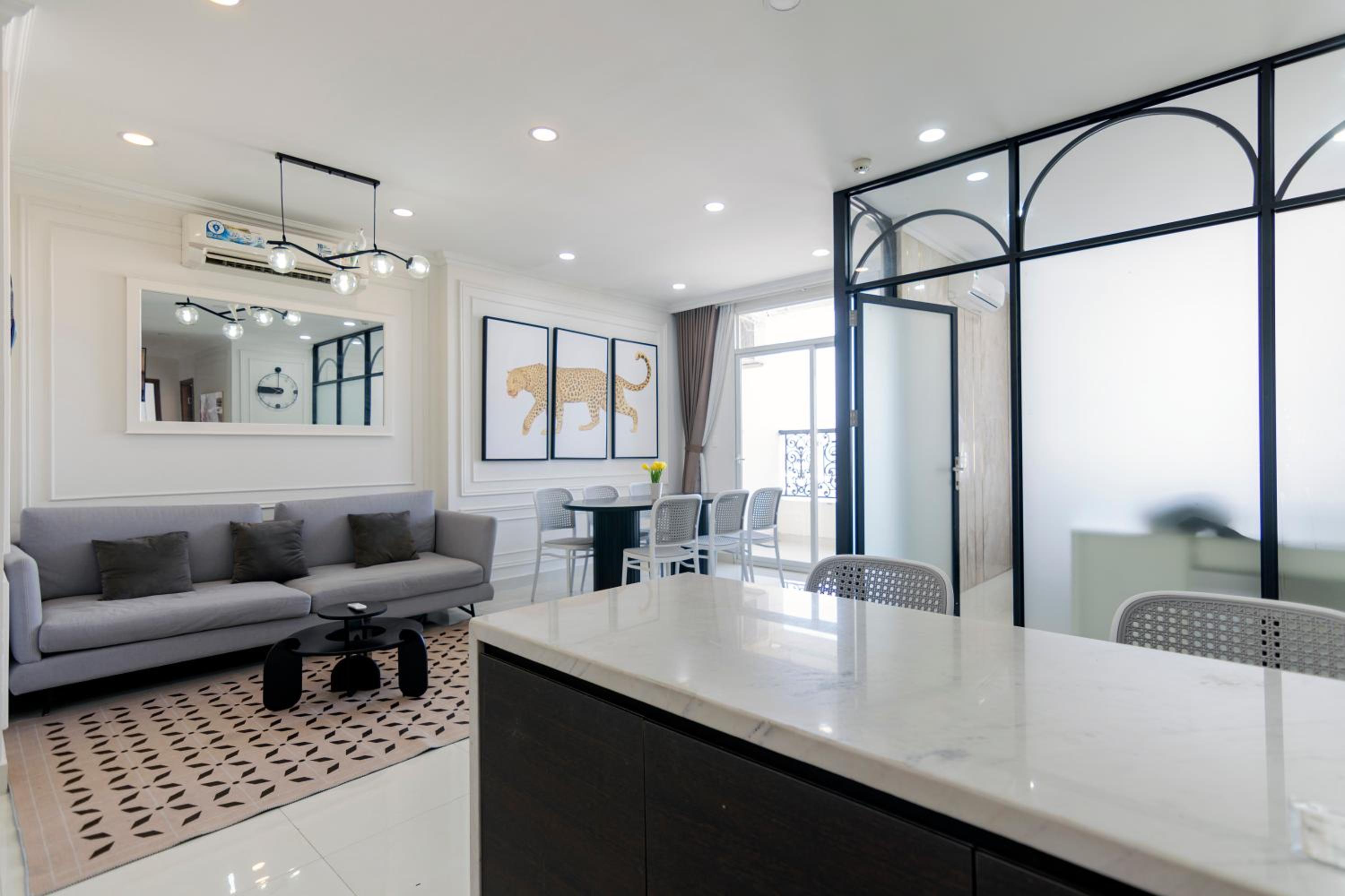 The Luxury GRAND RIVERSIDE Apartment City Center
