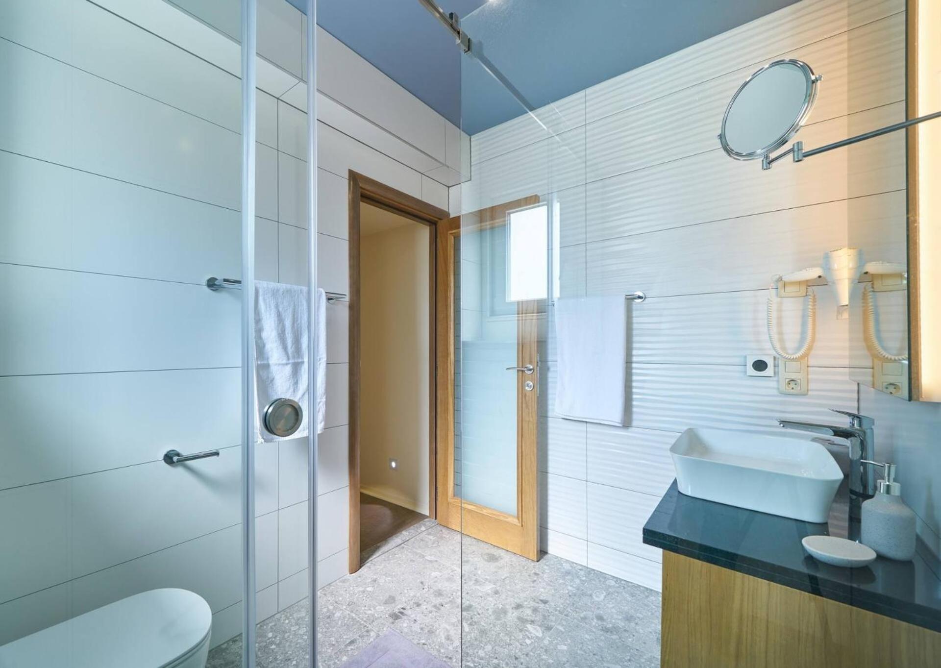 Exclusive Villa Amara, heated pool - sea view view 5