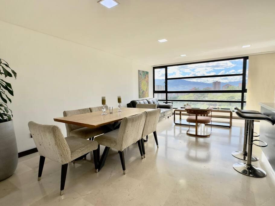 502 El Poblado: Beautiful & ample space for families