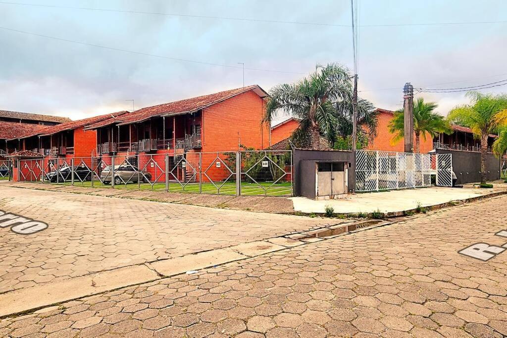 Martim de Sá - Loft em Condomínio com piscina