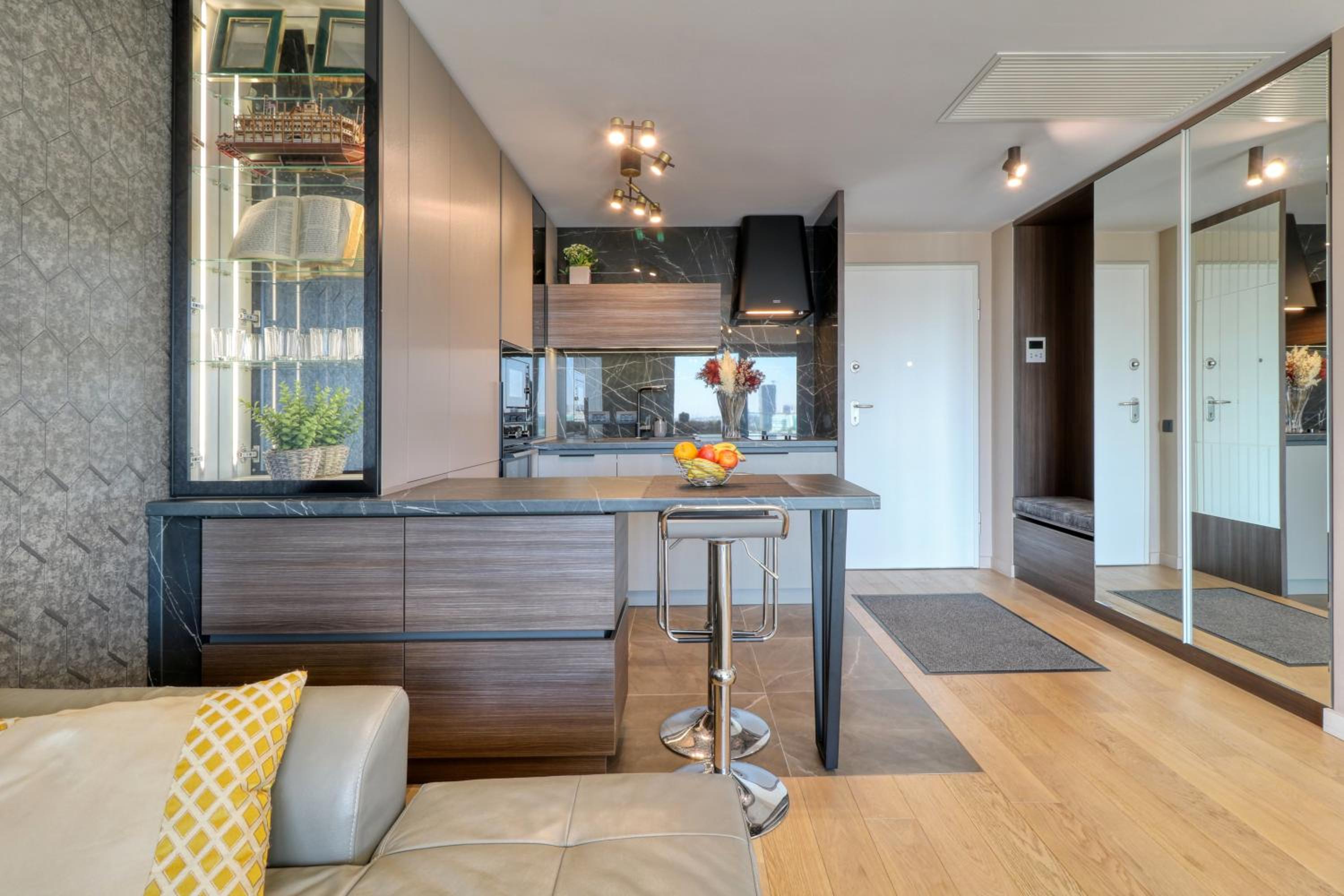 Prestige Views: Luxury Retreat view 4