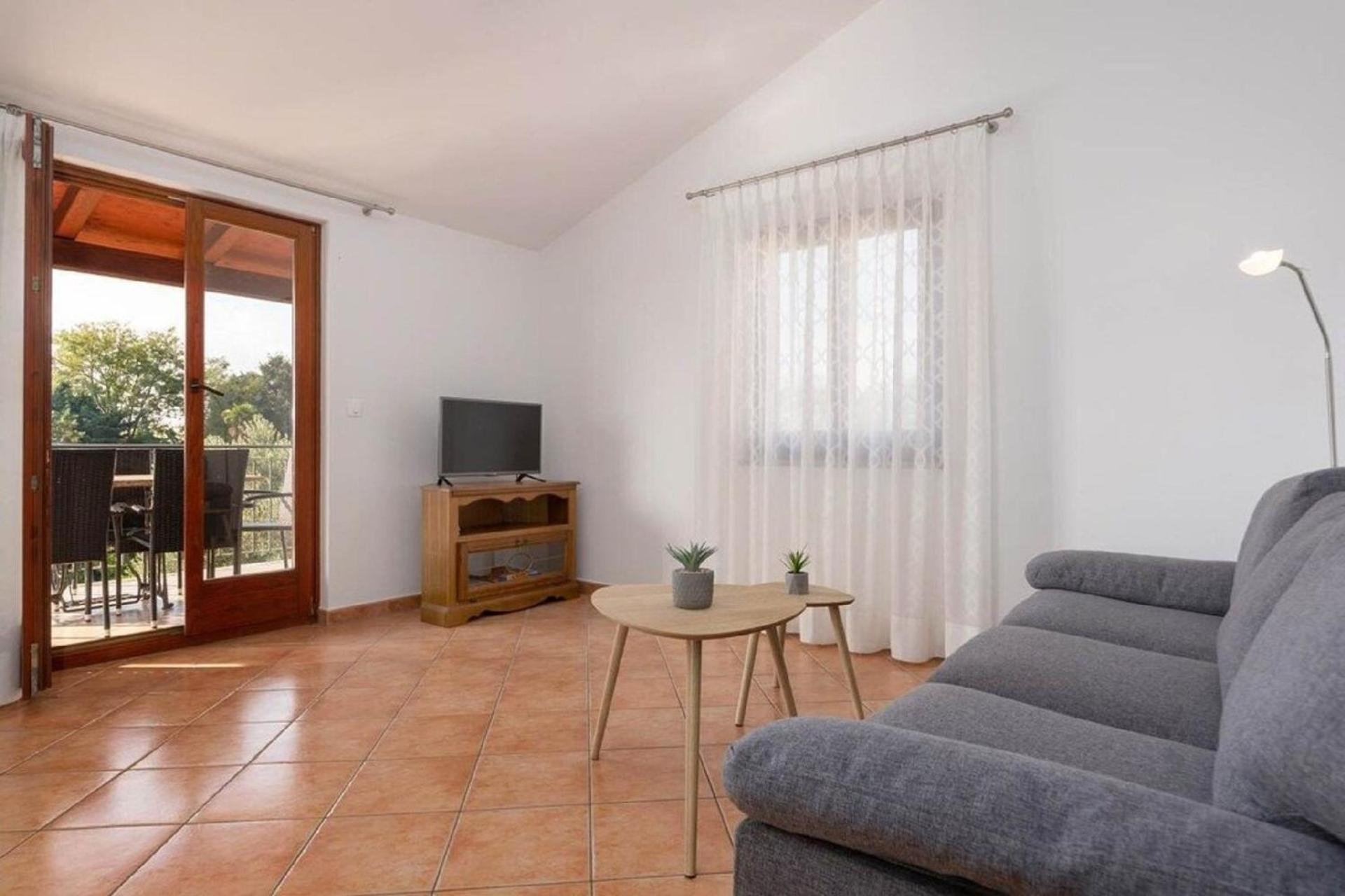 Ferienwohnung Marea 3 mit Pool und Meerblick