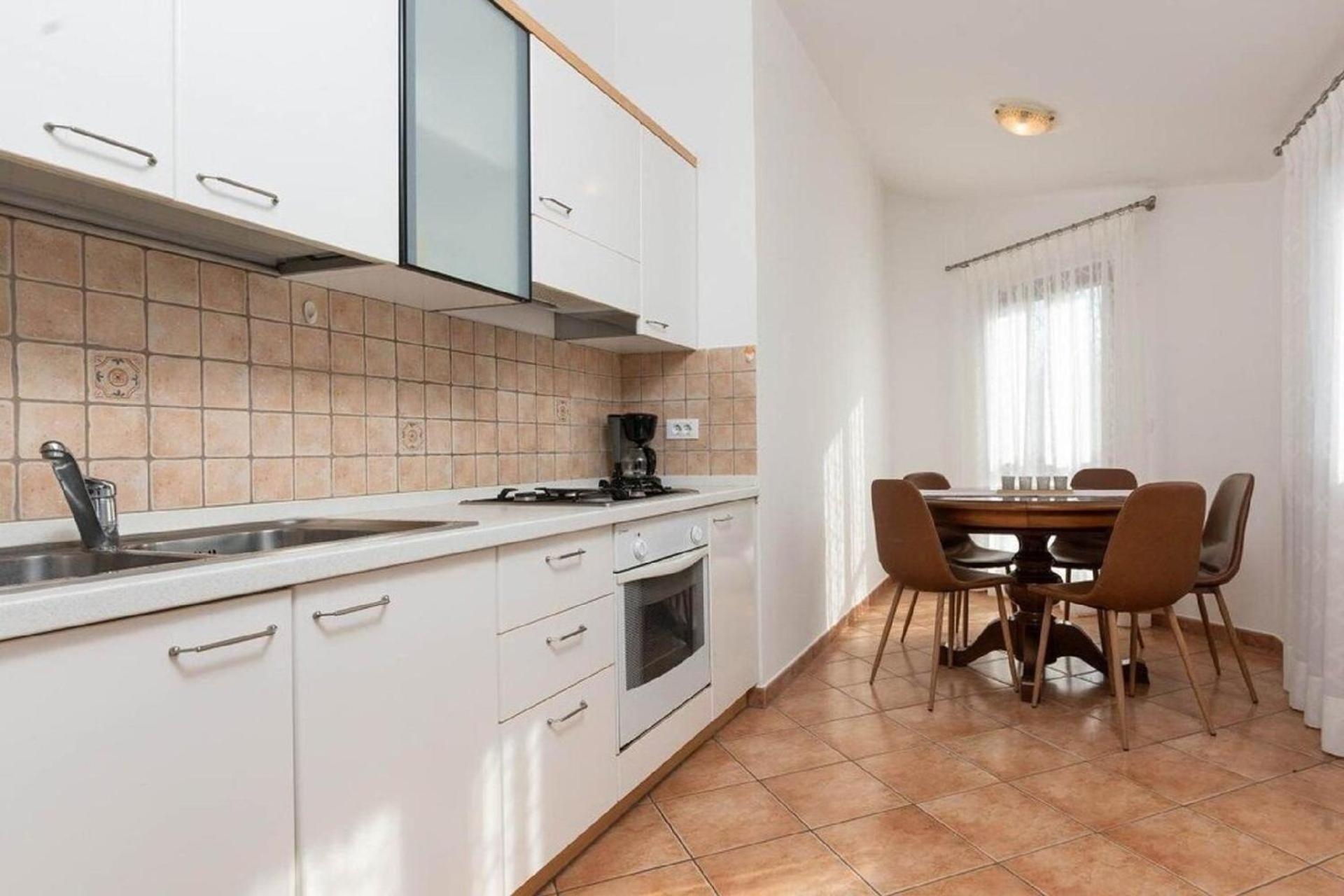 Ferienwohnung Marea 3 mit Pool und Meerblick