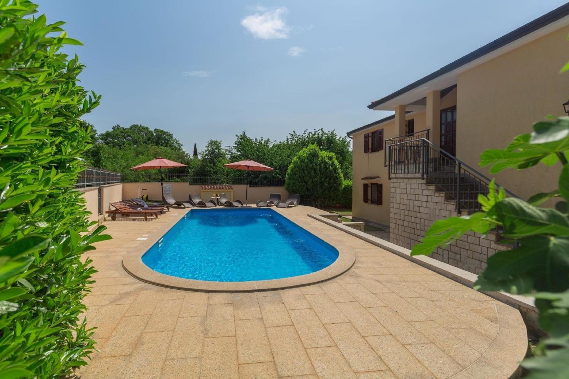 Ferienwohnung Marea 3 mit Pool und Meerblick