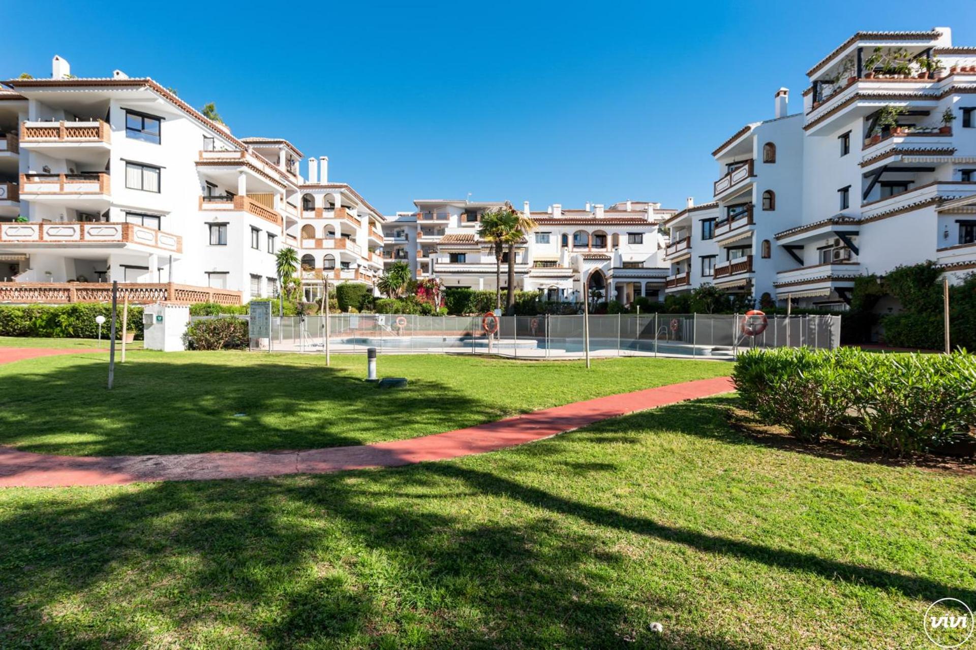 ViVi Homes - Robina - Pool - Terrace - close to beach
