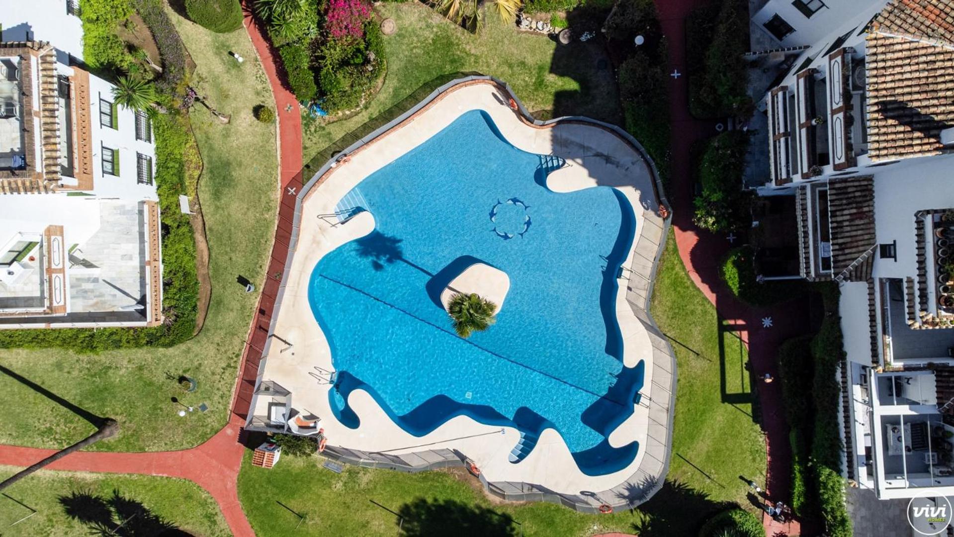 ViVi Homes - Robina - Pool - Terrace - close to beach