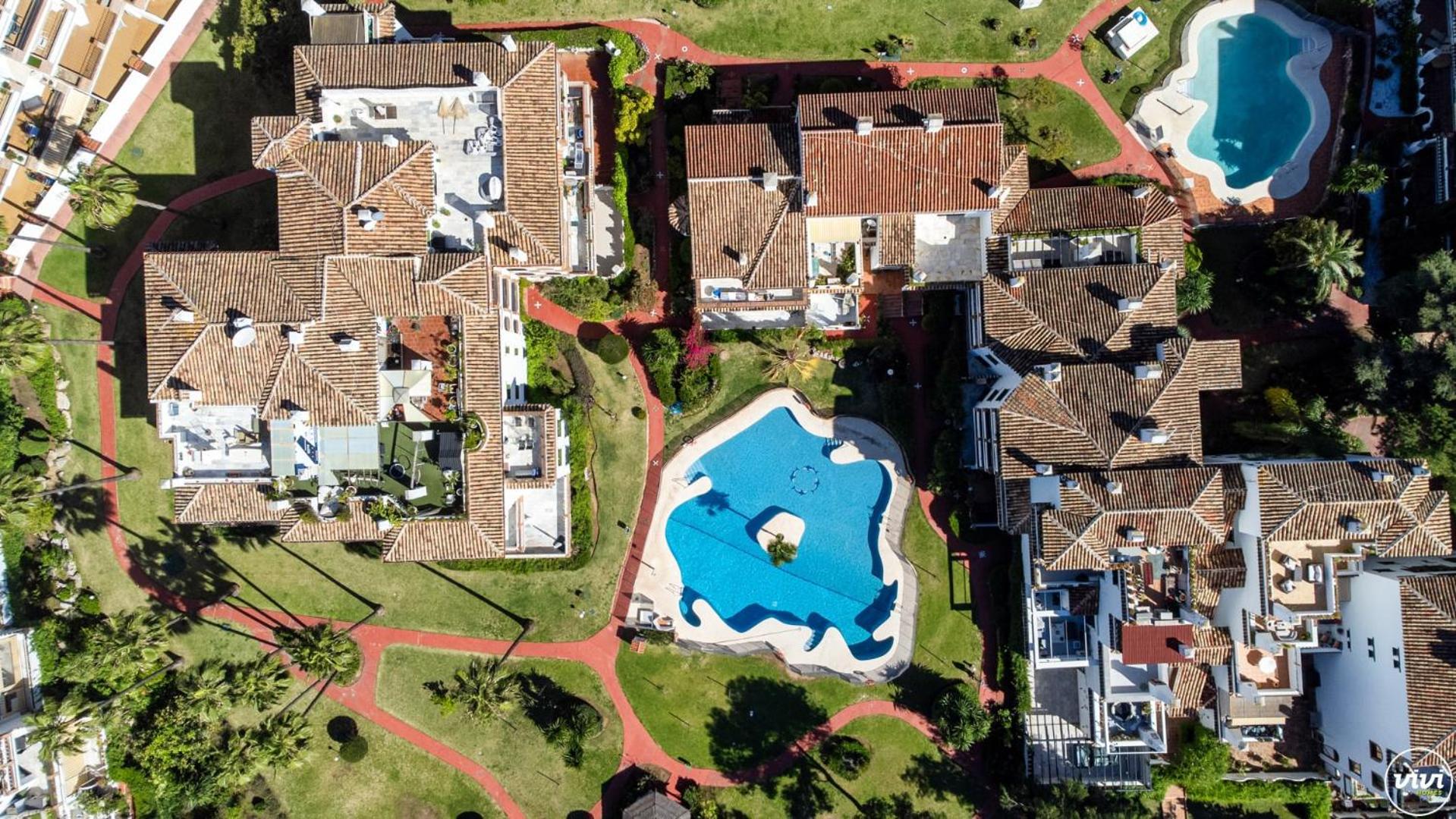 ViVi Homes - Robina - Pool - Terrace - close to beach