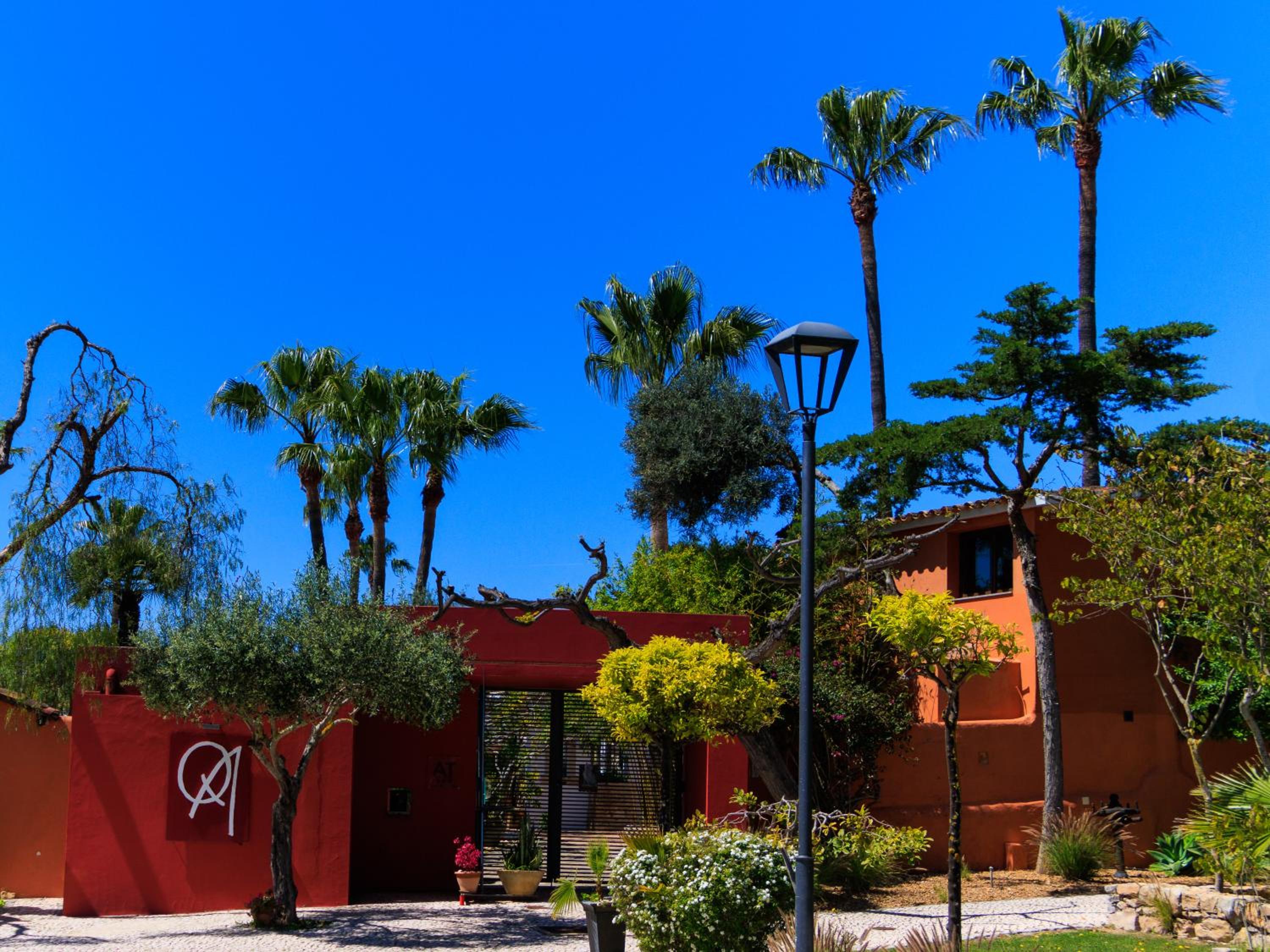 Hotel Quinta dos Amigos - Image 1