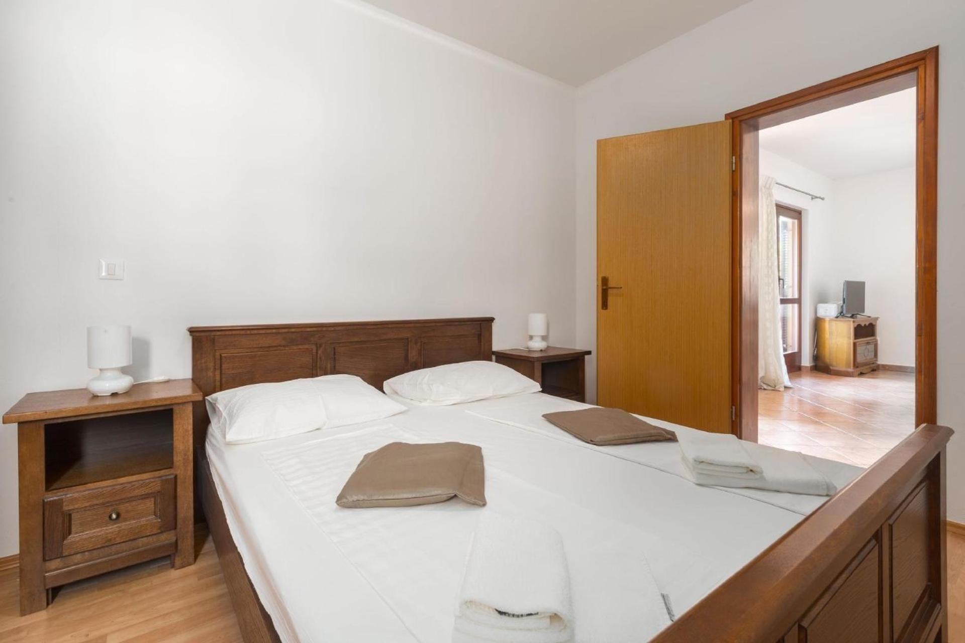Strandnahe Ferienwohnung Marea mit Pool und Garten view 2