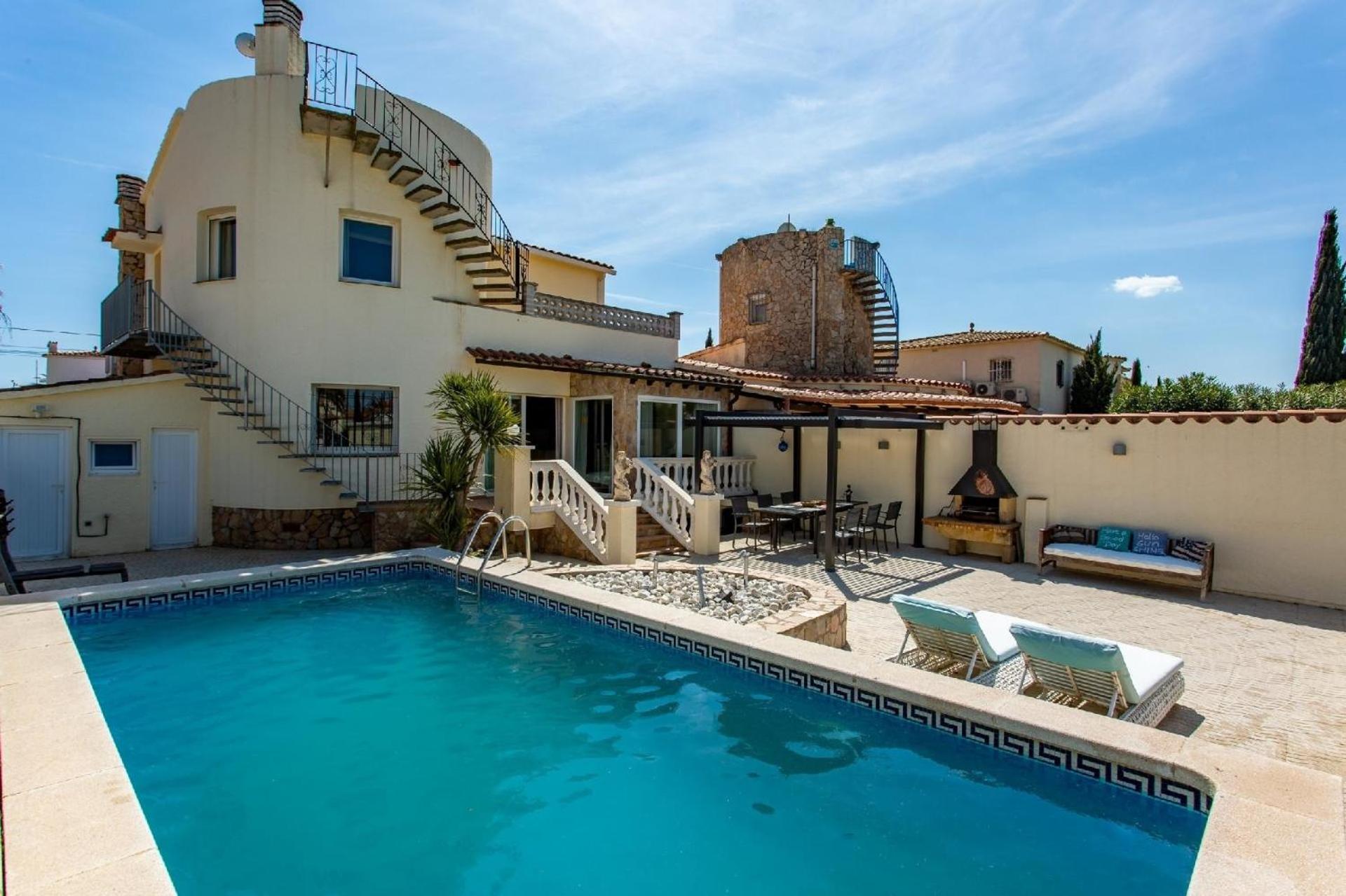 Ferienhaus mit Privatpool für 8 Personen ca 230 qm in Empuriabrava, Costa Brava Golf de Roses view 3