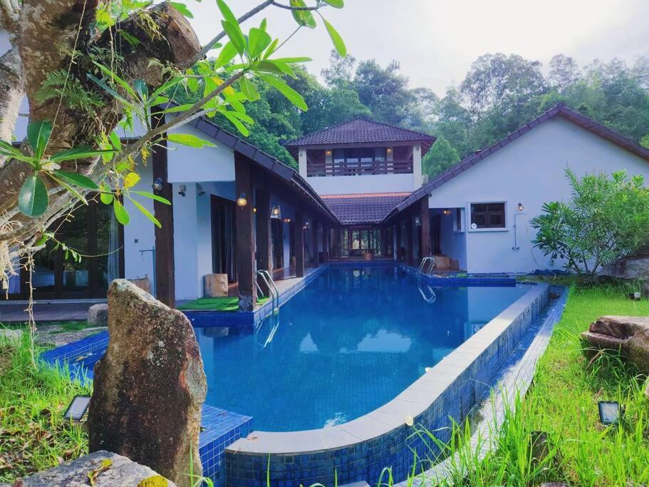 Ipoh Meru valley golf resortTHE ROCK FOREST RETREAT pool/5BR/20pax/events photo 1