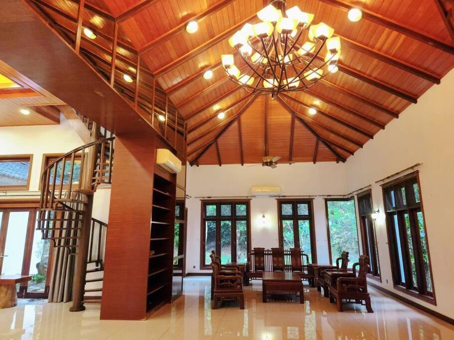 Ipoh Meru valley golf resortTHE ROCK FOREST RETREAT pool/5BR/20pax/events photo 7