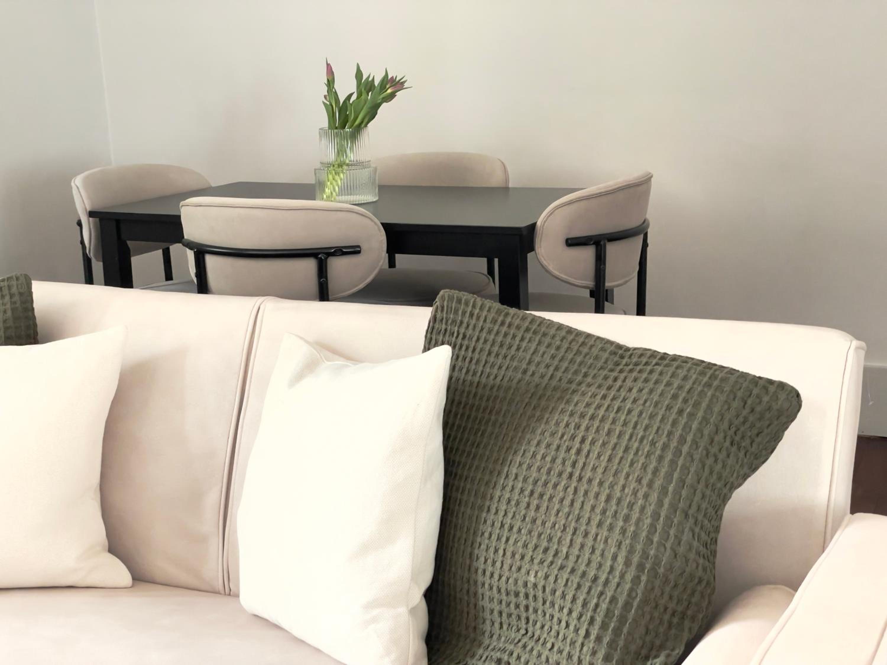 Great Value London Apartment with Garden in Tufnell Park near Emirates Stadium and 10 mins to Kings Cross