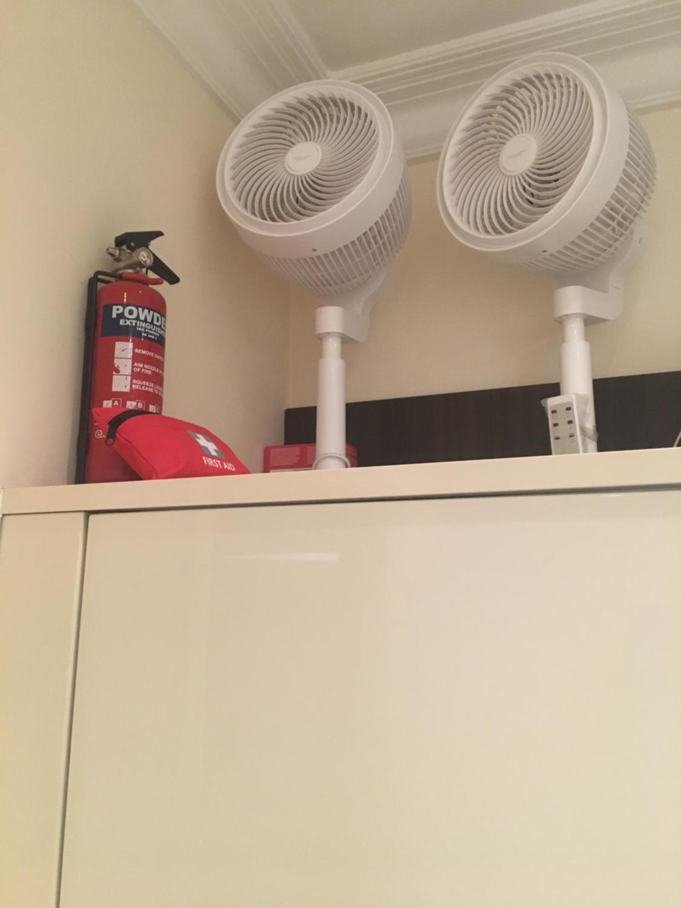 Beautiful apartment in Kew, Richmond London with Free Underground Parking Balcony