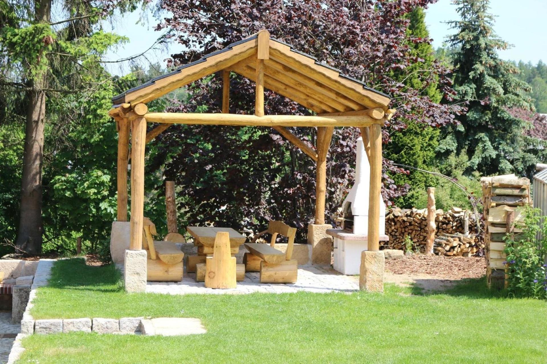 Appartement in Kurort Jonsdorf mit Terrasse, Grill und Garten