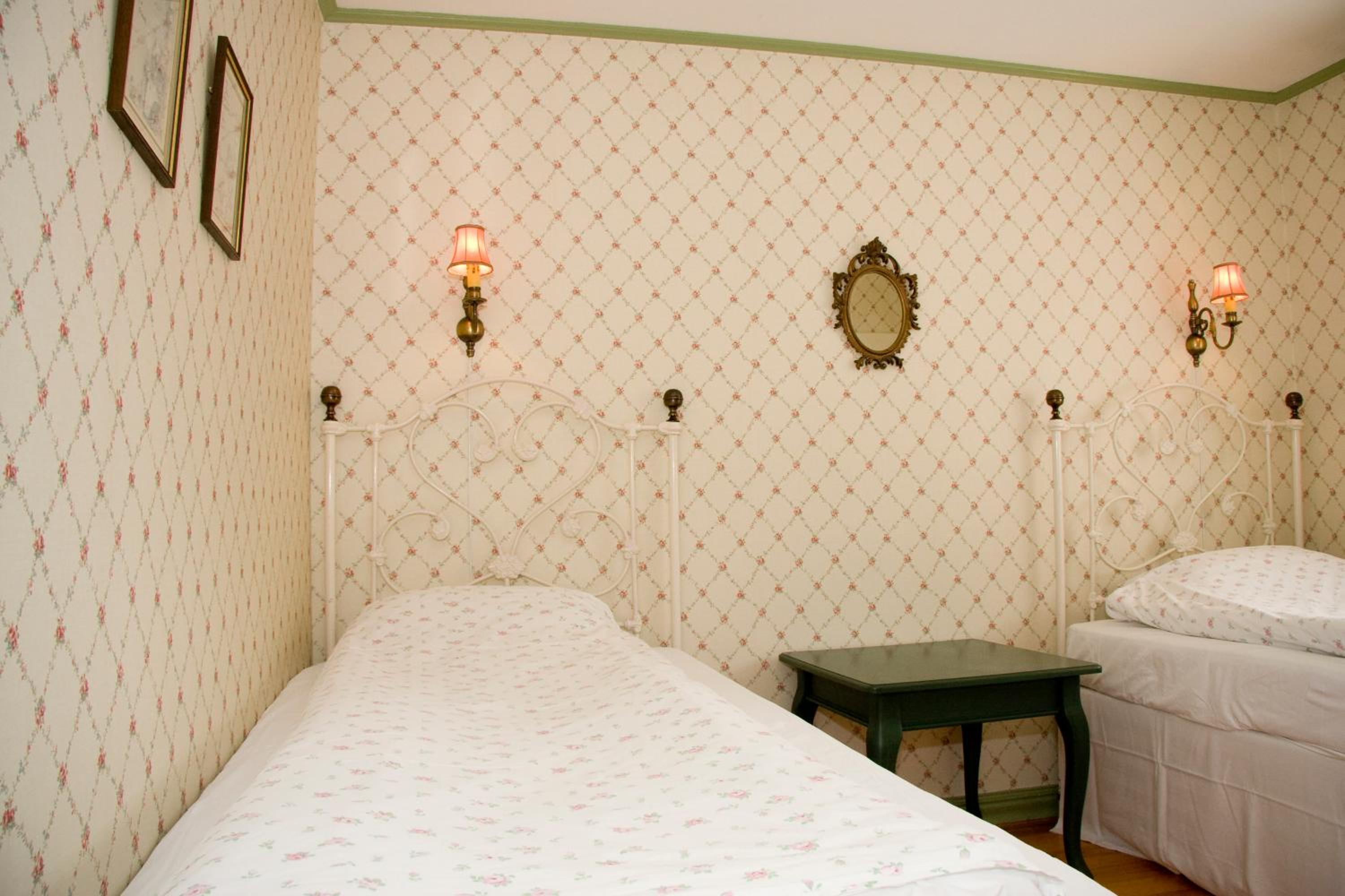 Garvaregården Hotel , B&B och Café