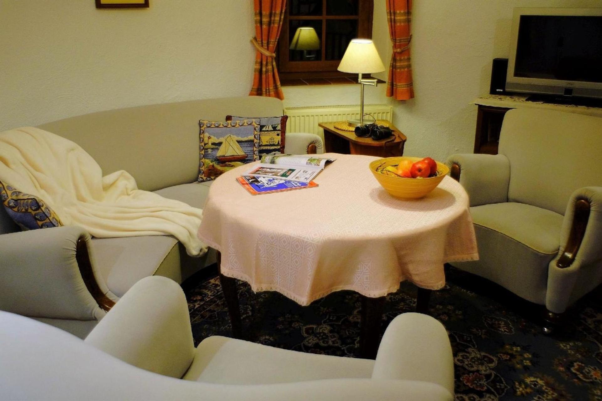 Ferienhaus in Pilsum mit Großem Garten