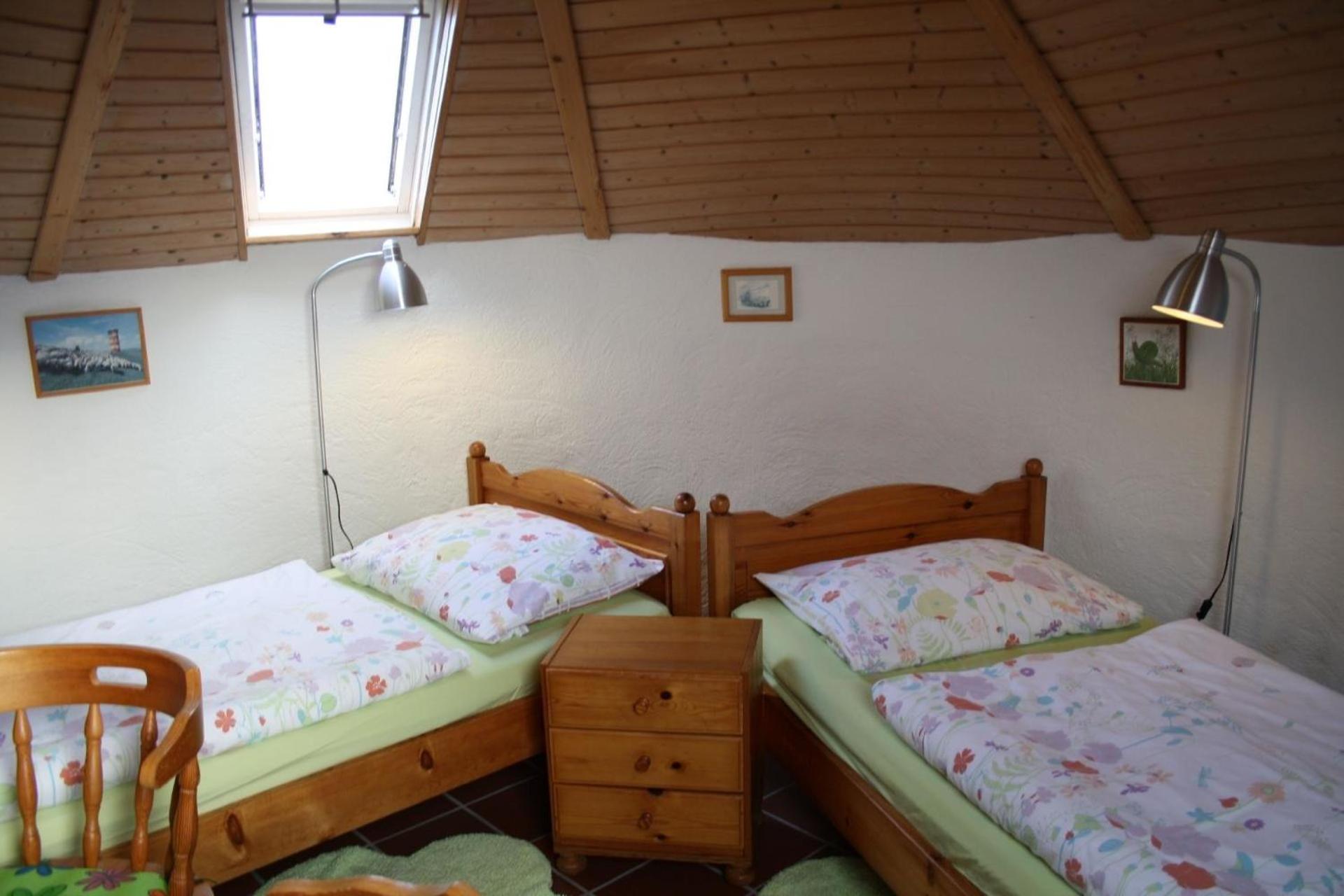 Ferienhaus in Pilsum mit Großem Garten