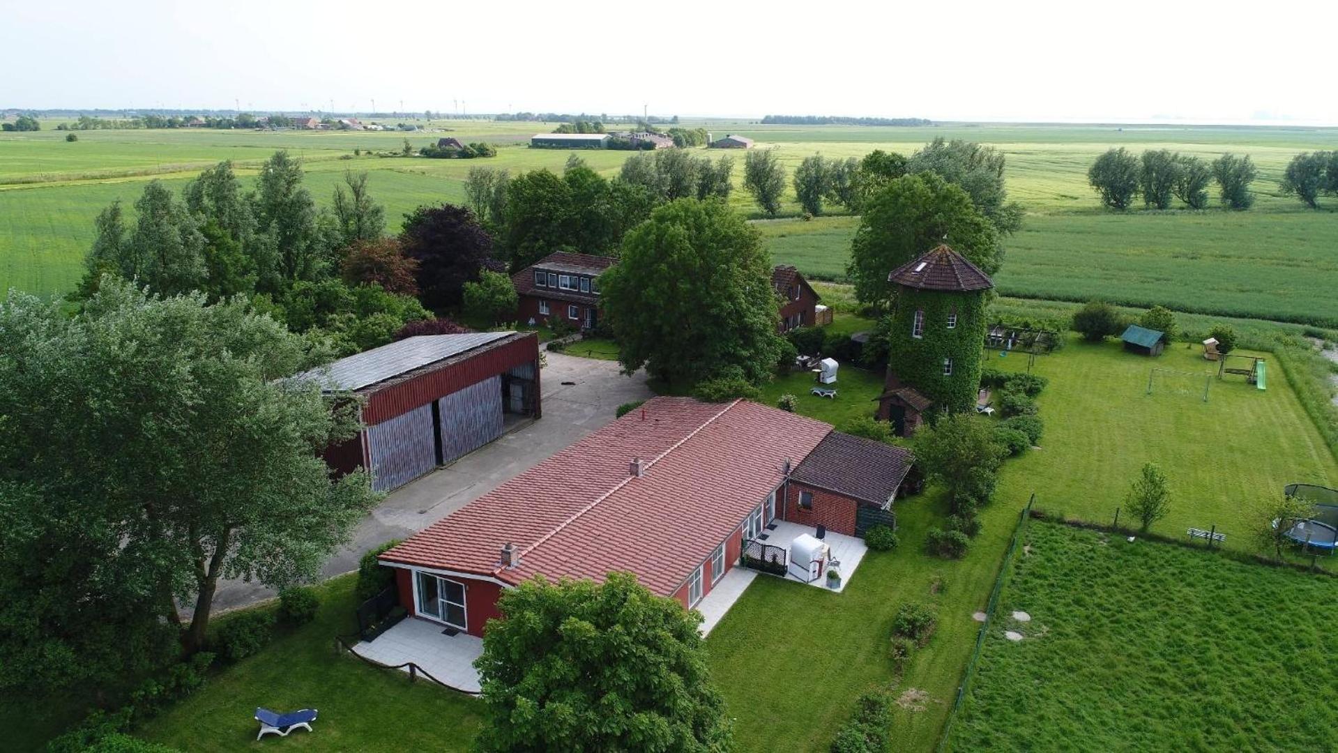 Ferienhaus in Pilsum mit Großem Garten