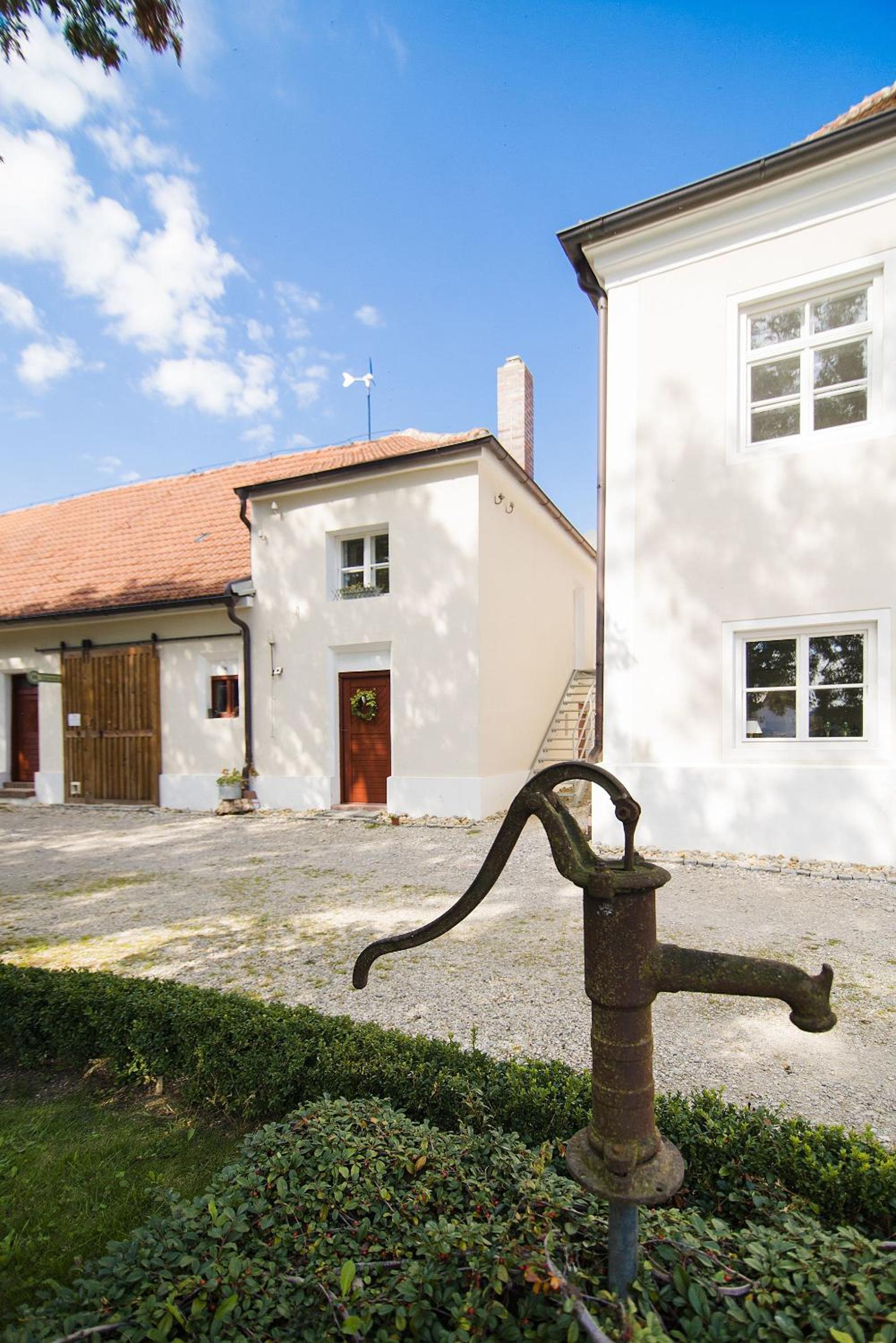 Historischer Pfarrhof Niederleierndorf