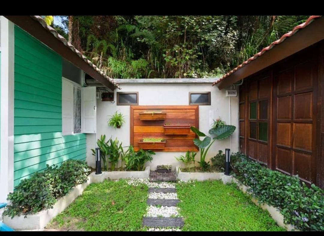 Hillside cottage chalet studio