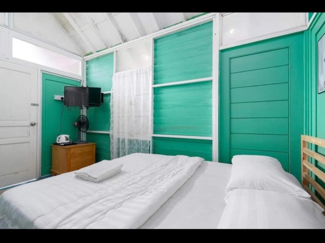 Hillside cottage chalet studio