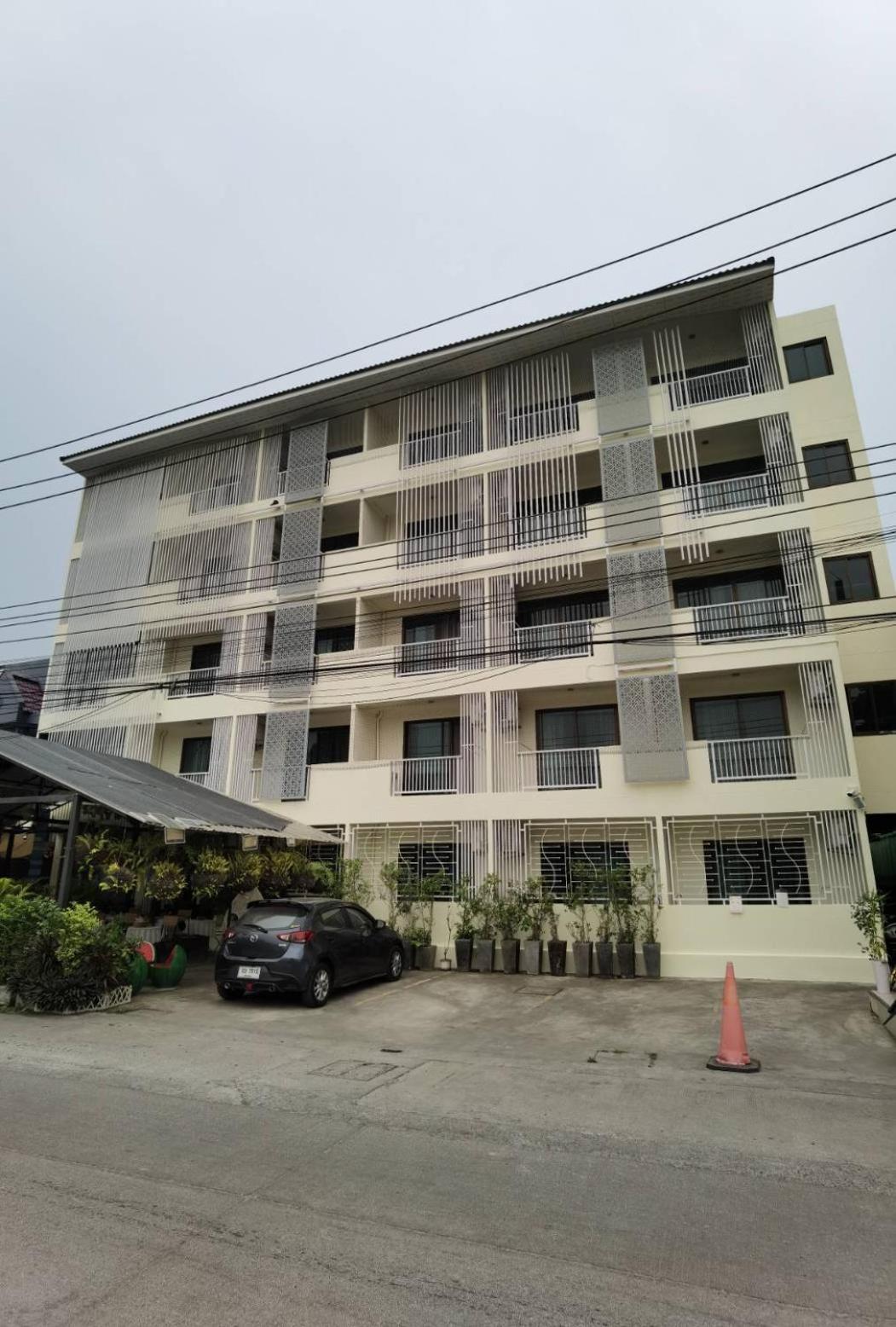 Hotel Room Lanna Soi7 - Image 1