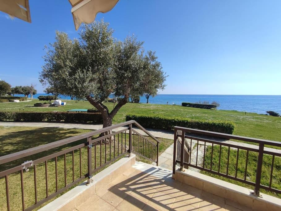 Beachfront Charming Maisonette