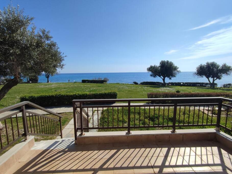 Beachfront Charming Maisonette