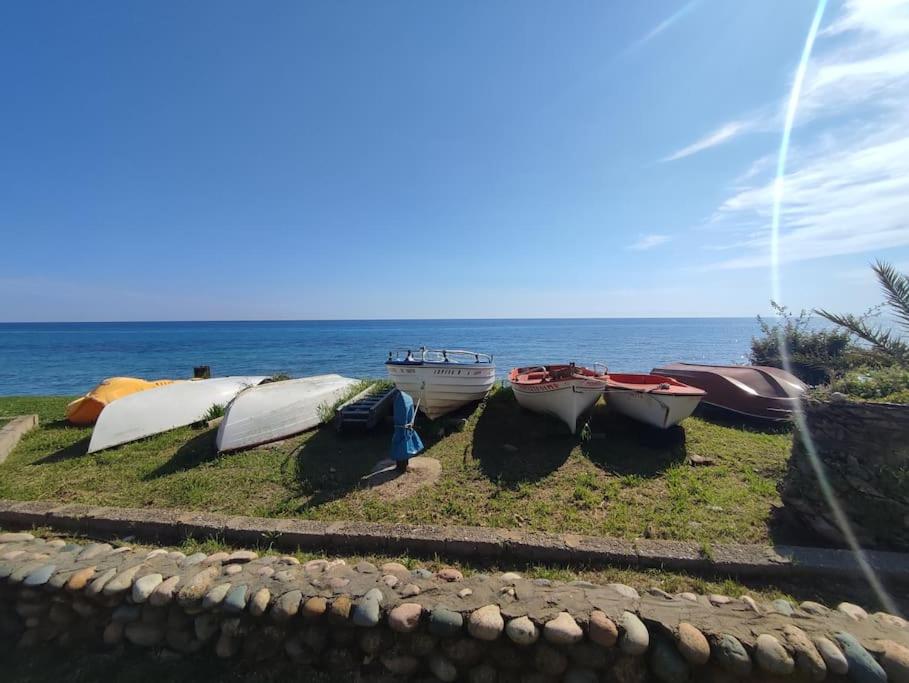 Beachfront Charming Maisonette