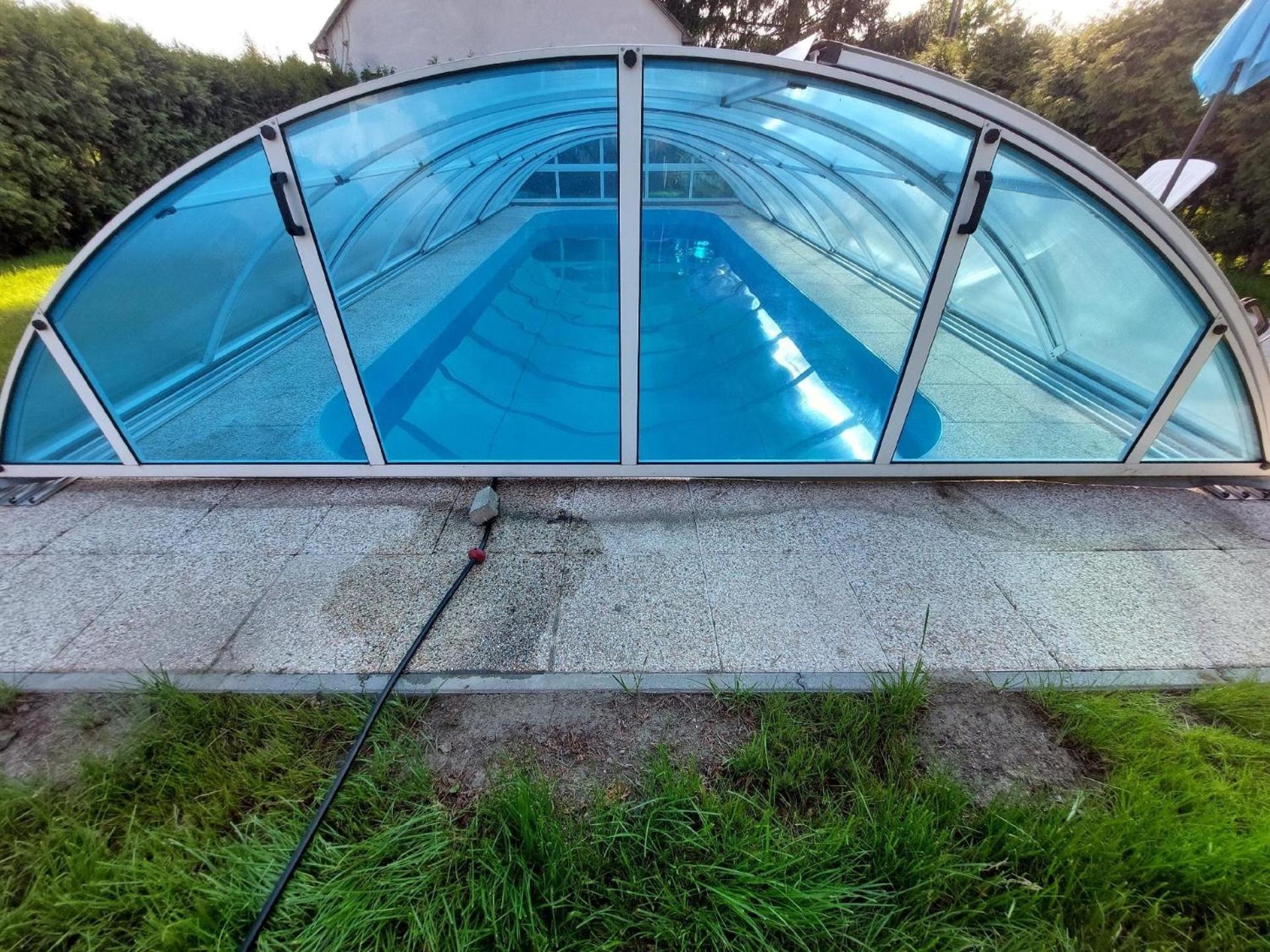 Schönes Ferienhaus mit Pool in ruhiger Lage view 2
