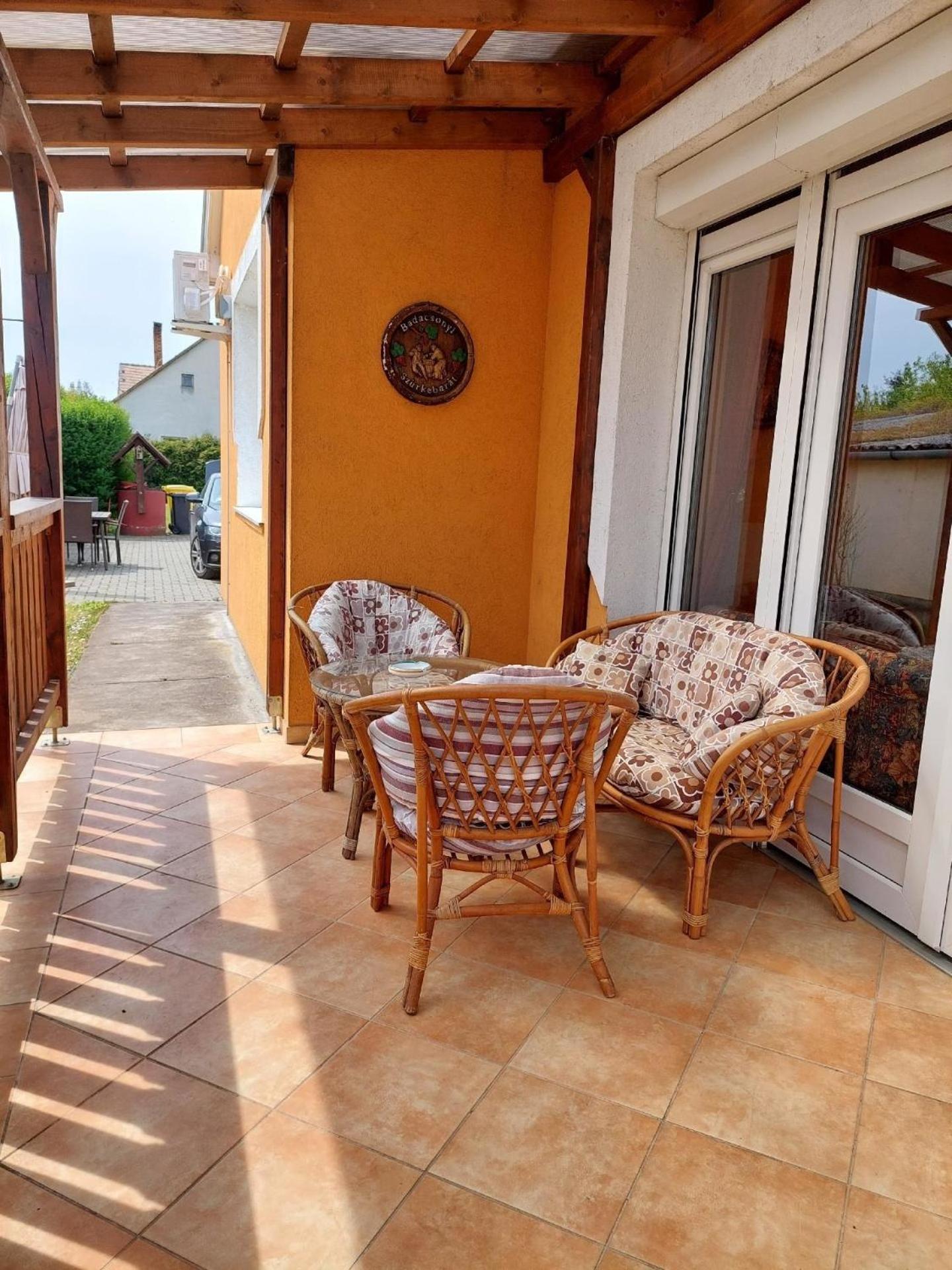 Schönes Ferienhaus mit Pool in ruhiger Lage view 4