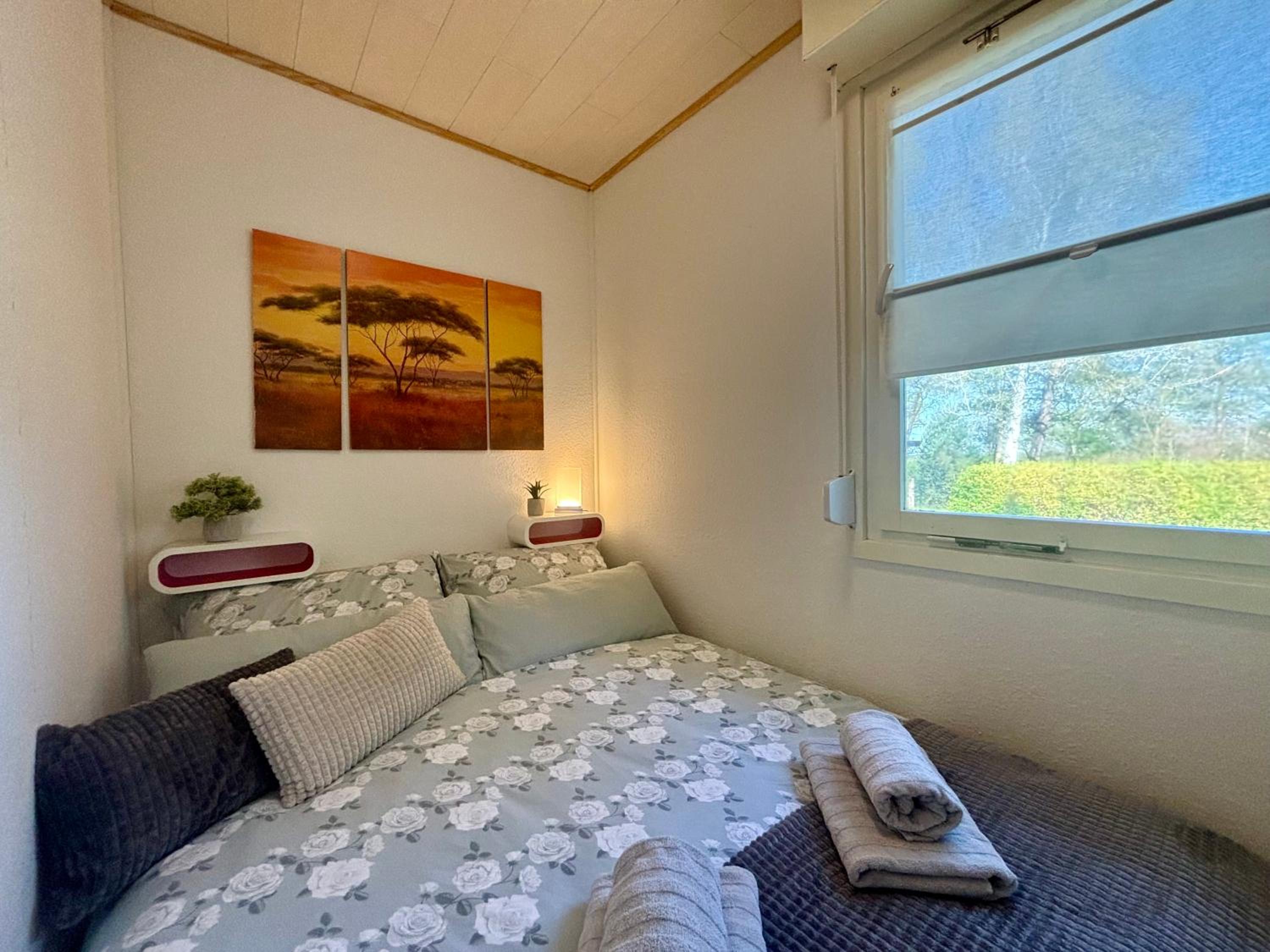 Bungalow-Jessern Ferienhaus im Grünen mit Seeblick