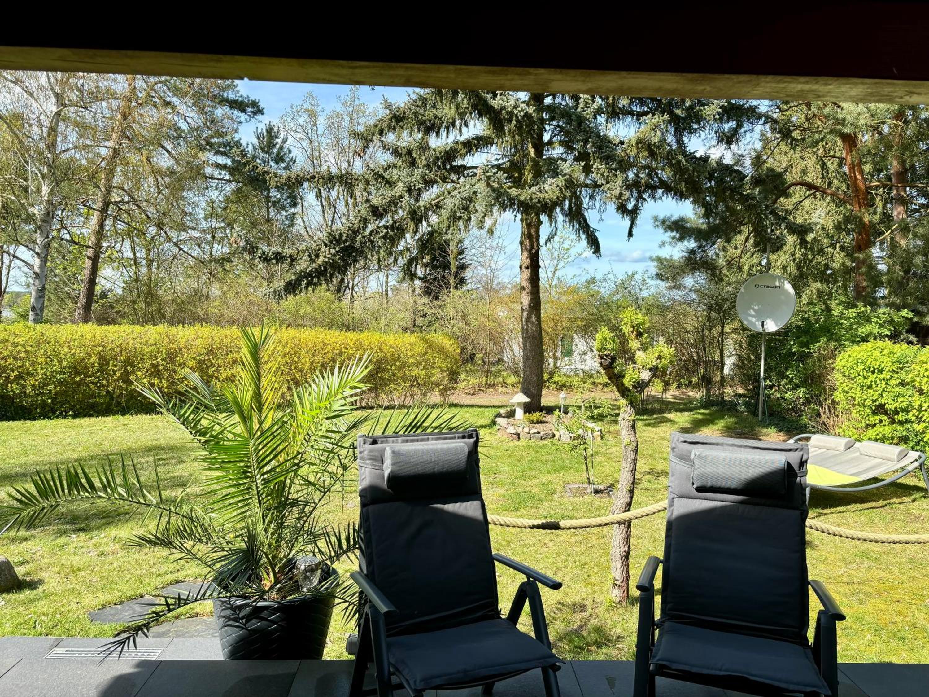 Bungalow-Jessern Ferienhaus im Grünen mit Seeblick