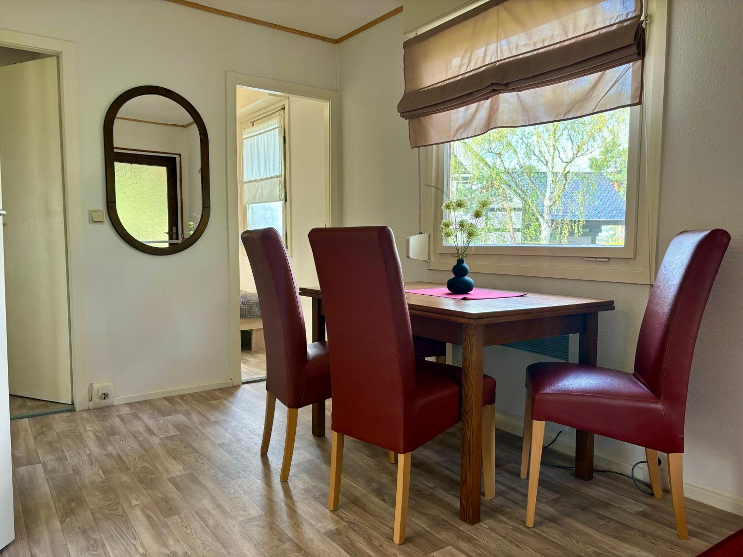 Bungalow-Jessern Ferienhaus im Grünen mit Seeblick