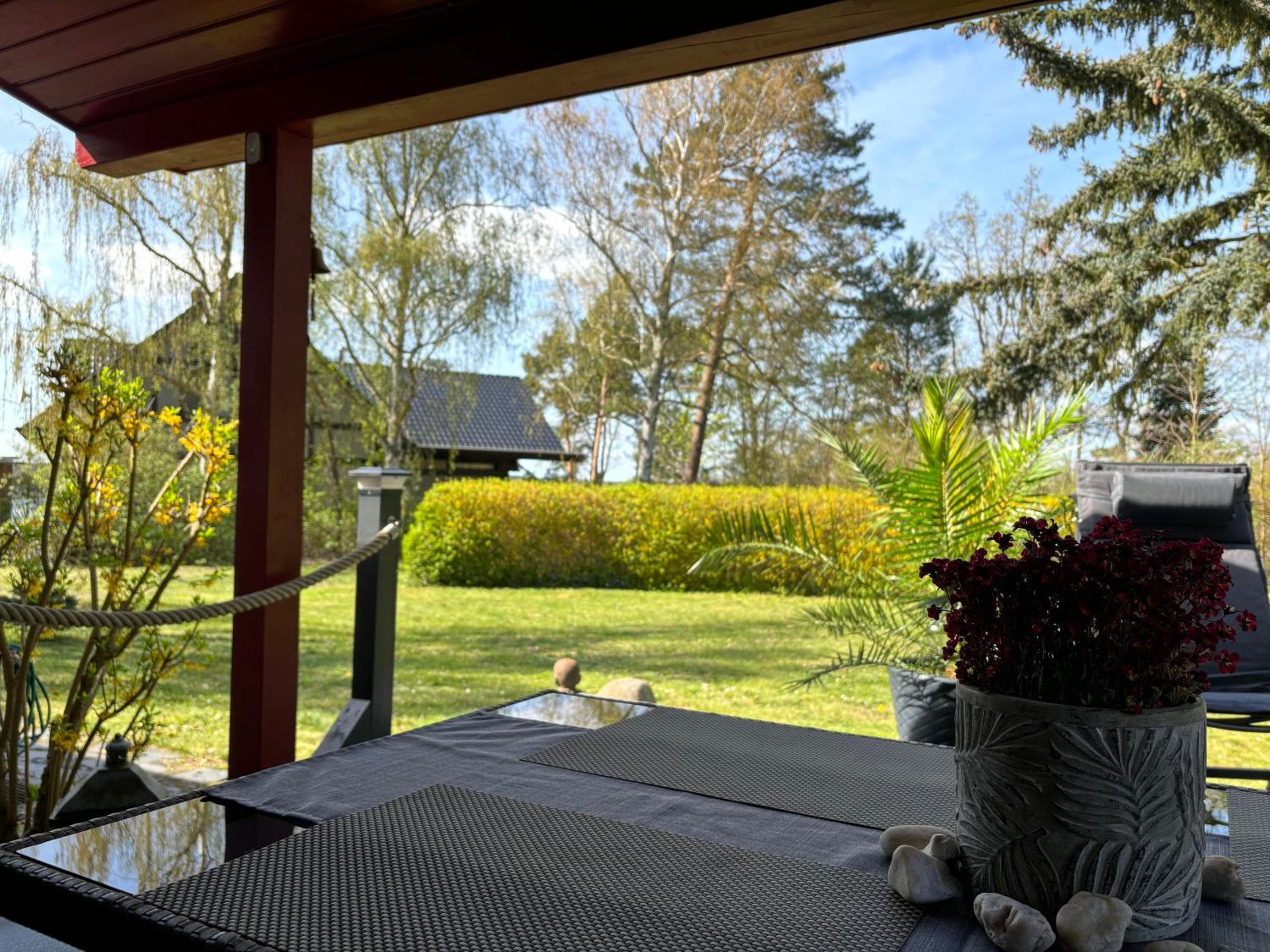 Bungalow-Jessern Ferienhaus im Grünen mit Seeblick