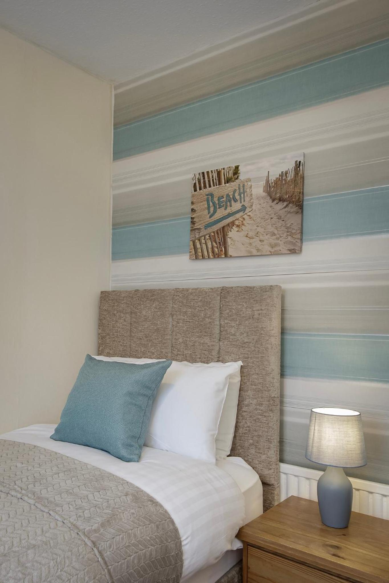Arnside - Spacious 10-Bedroom Seaside Cottage with Hot Tub view 5