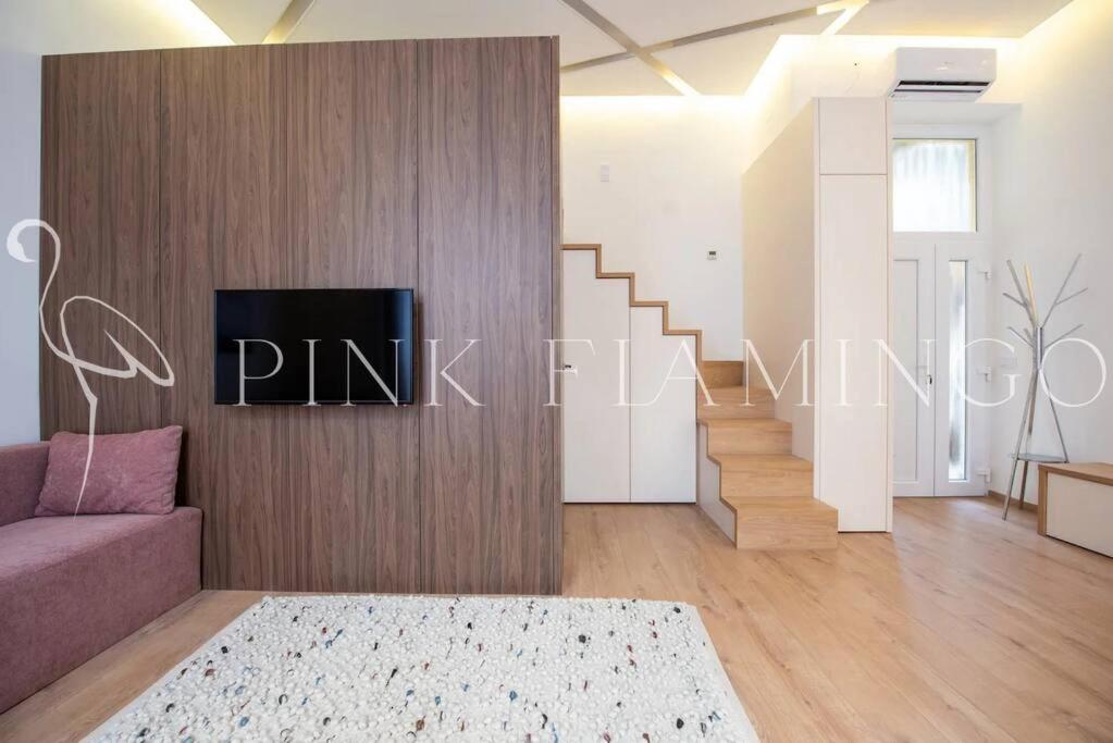 Trendy Loft Home in Center - Pink Flamingo view 2