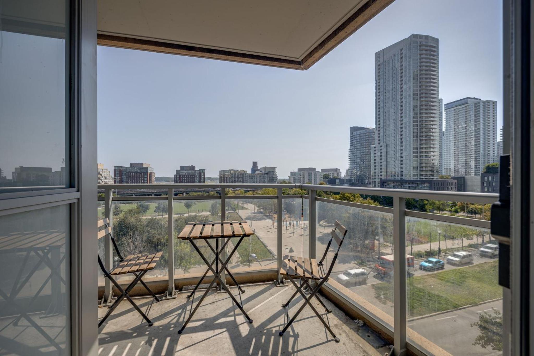 3BDRM Lake View Condo in Toronto