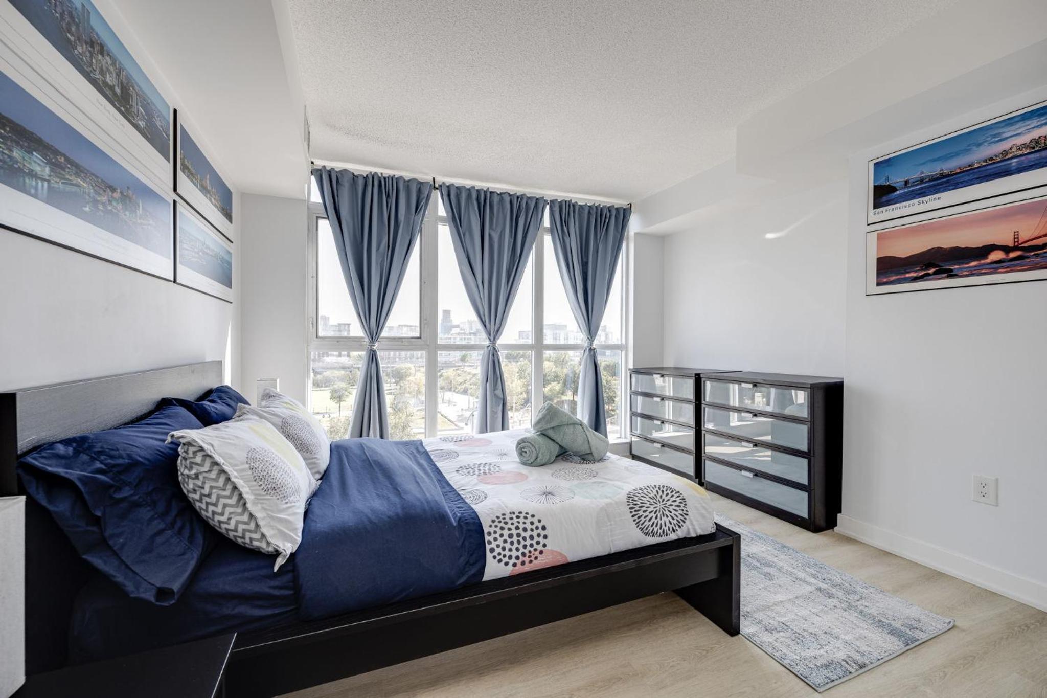 3BDRM Lake View Condo in Toronto